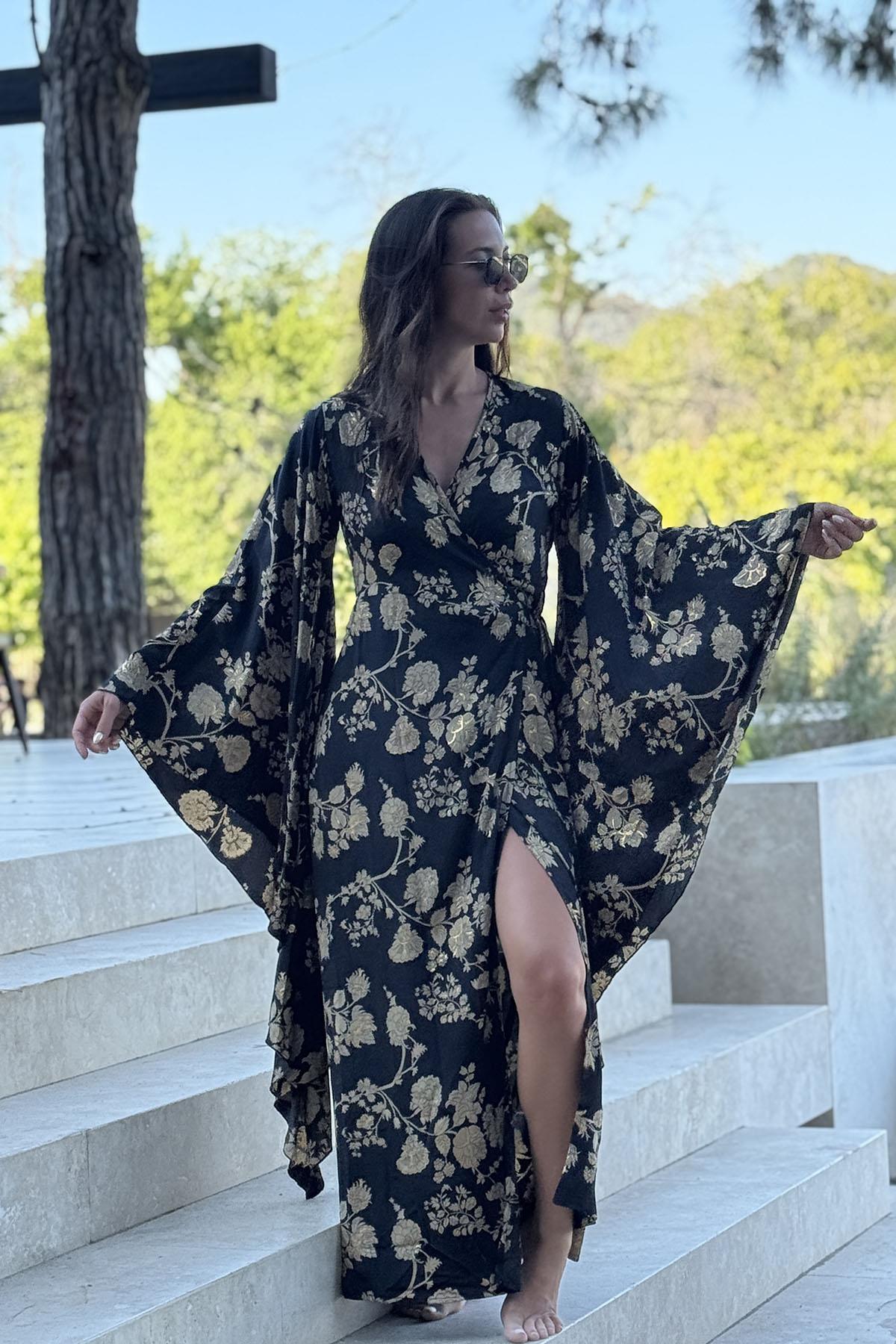 Siyah Desenli Kuşaklı İpek Anvelop Elbise