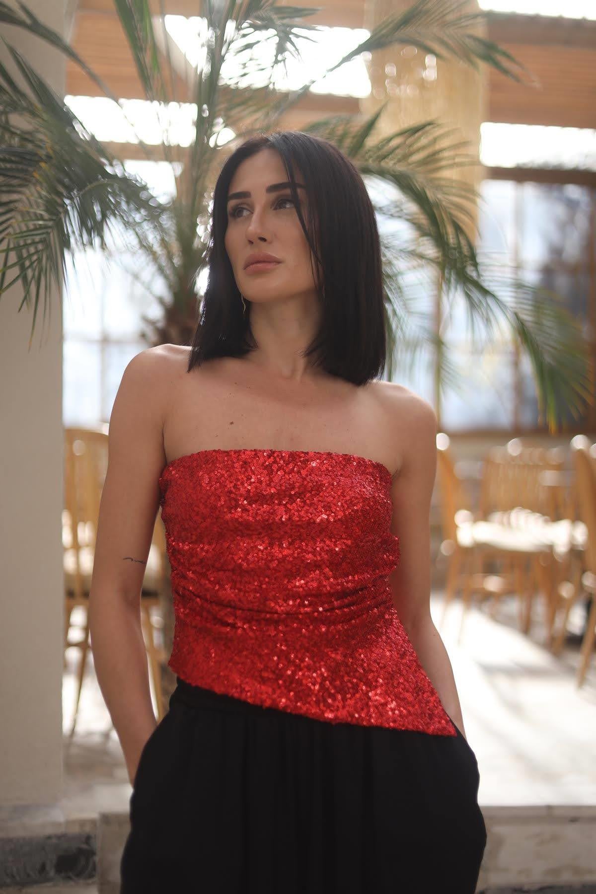 Kırmızı Payetli Drapeli Straplez Bluz