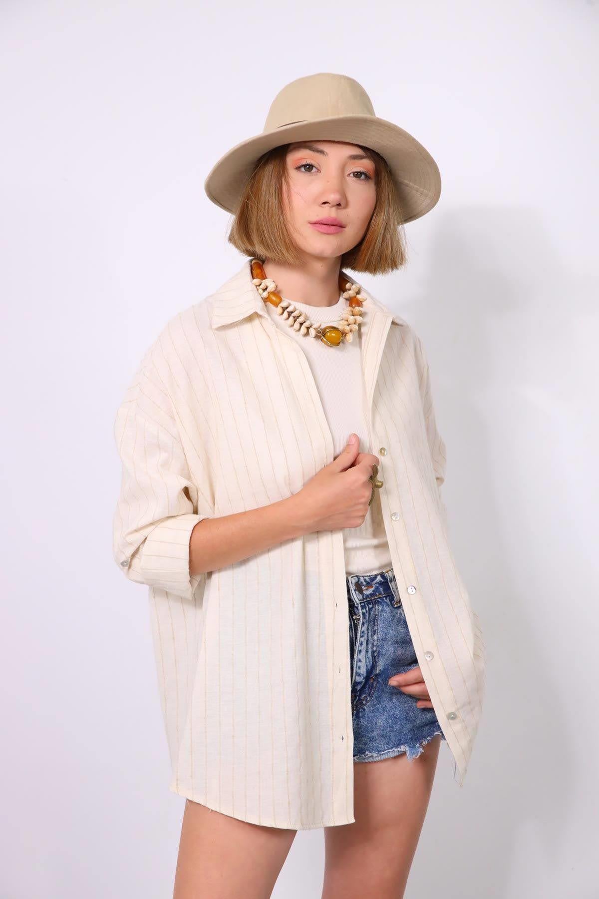 Krem Rengi Kolları Apoletli Çizgili Keten Gömlek - Şaman Butik Krem Rengi Kolları Apoletli Çizgili Keten Gömlek
