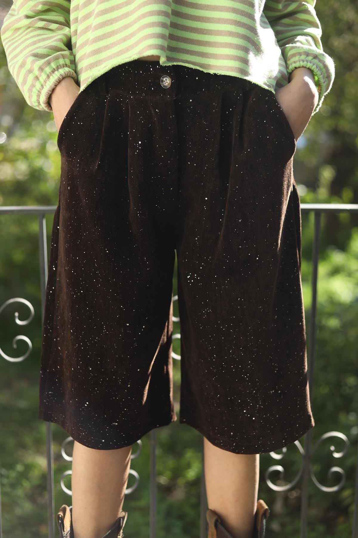 Kahverengi Simli Kadife Kapri Şort