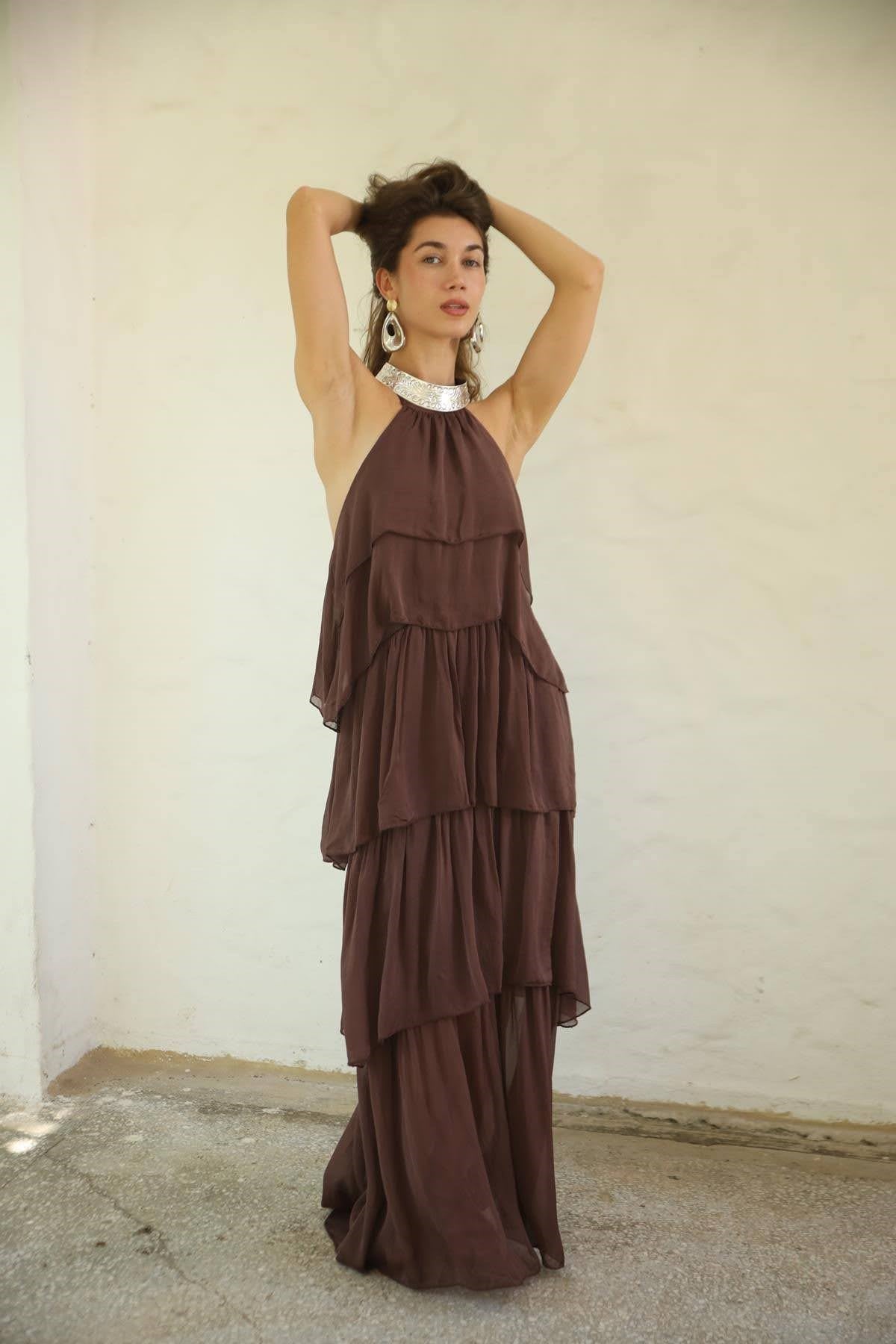 Kahverengi Halter Yaka Kat Kat İpek Elbise