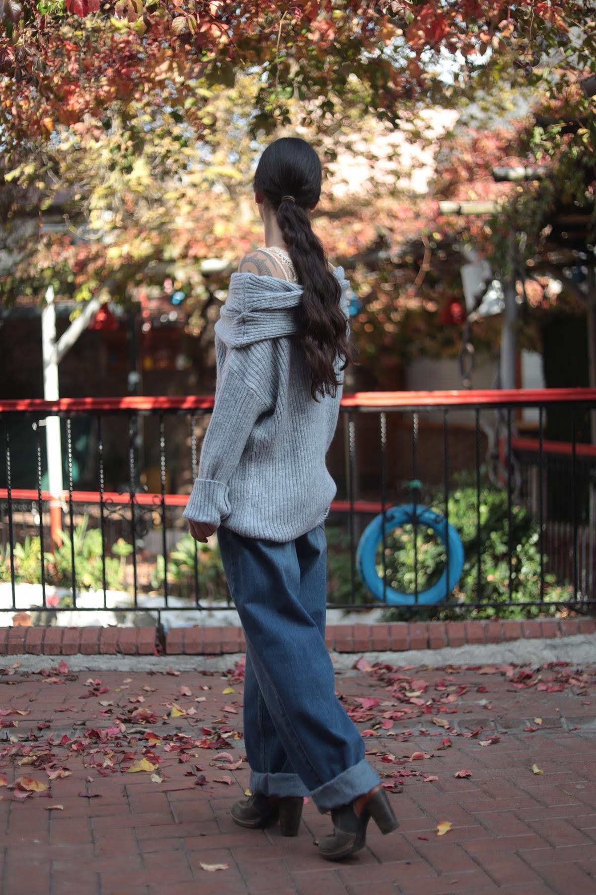 Gri Pileli Madonna Yaka Fitilli Triko Bluz