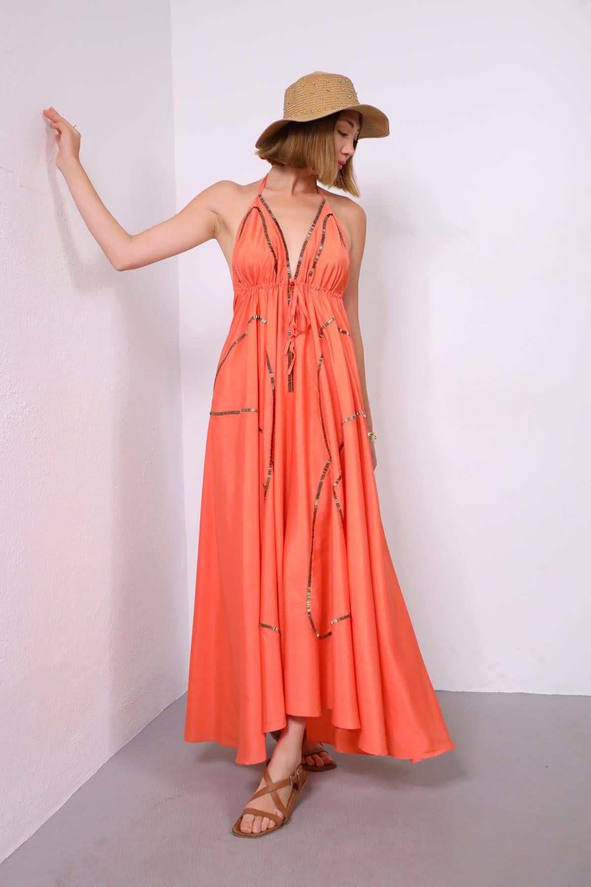 Yavruağzı Boyundan Askılı Asimetrik İşlemeli Elbise - Şaman Butik Yavruağzı Boyundan Askılı Asimetrik İşlemeli Elbise