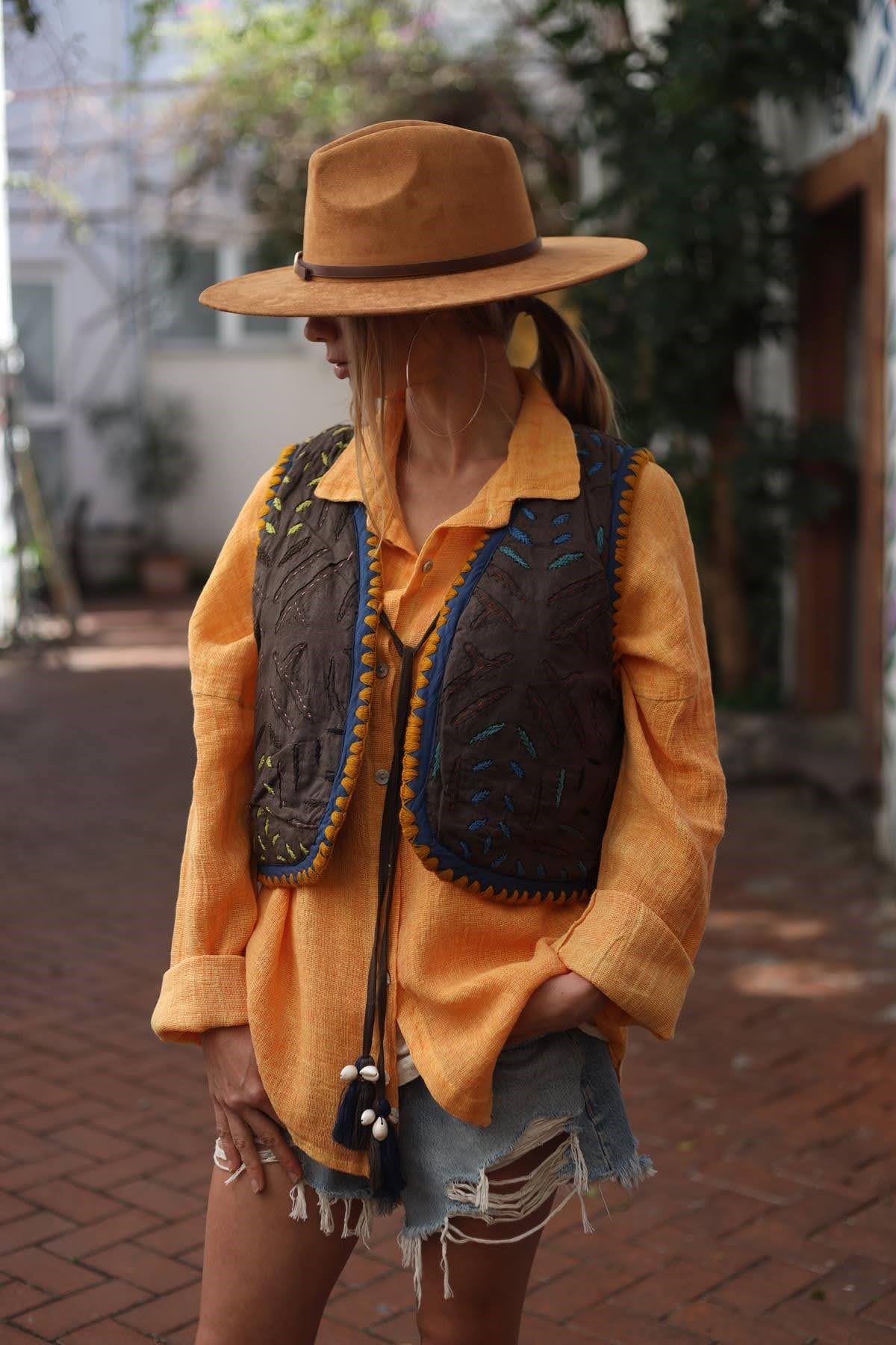 Koyu Vizon Deniz Kabuğu Püsküllü Yelek