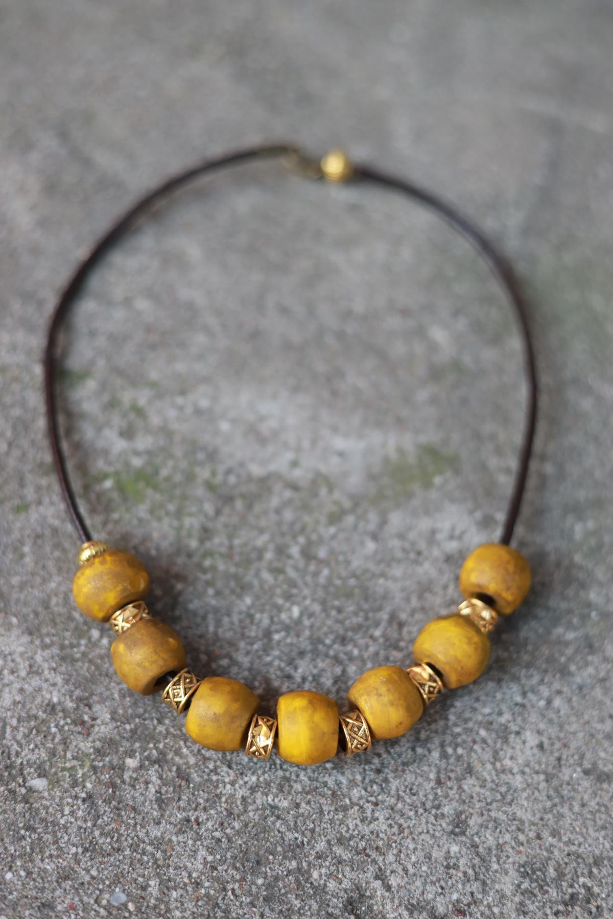 El Yapımı Sarı Boncuk Kolye