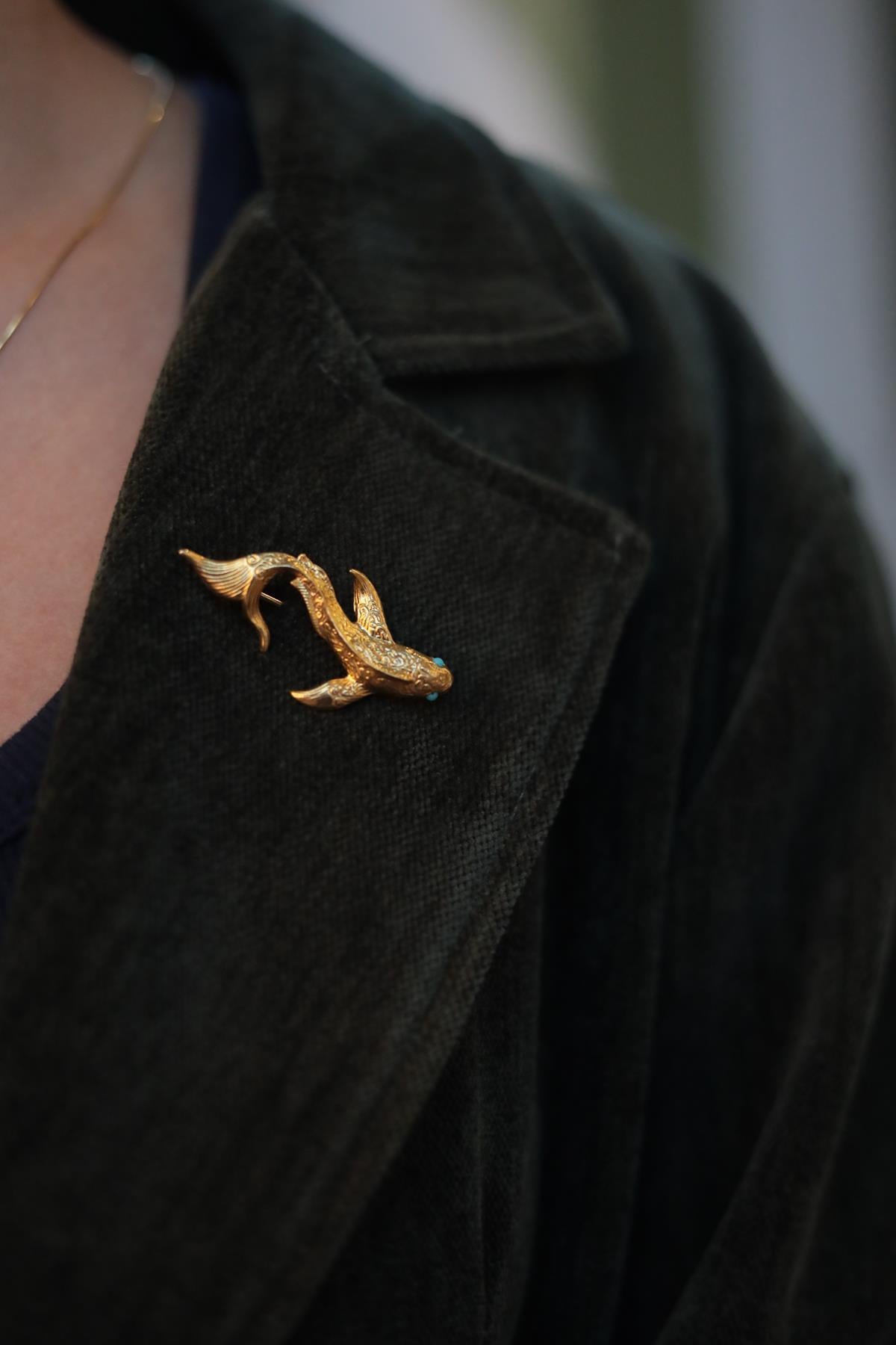 Bronz Üstü Altın Suyu Balıklı Broş