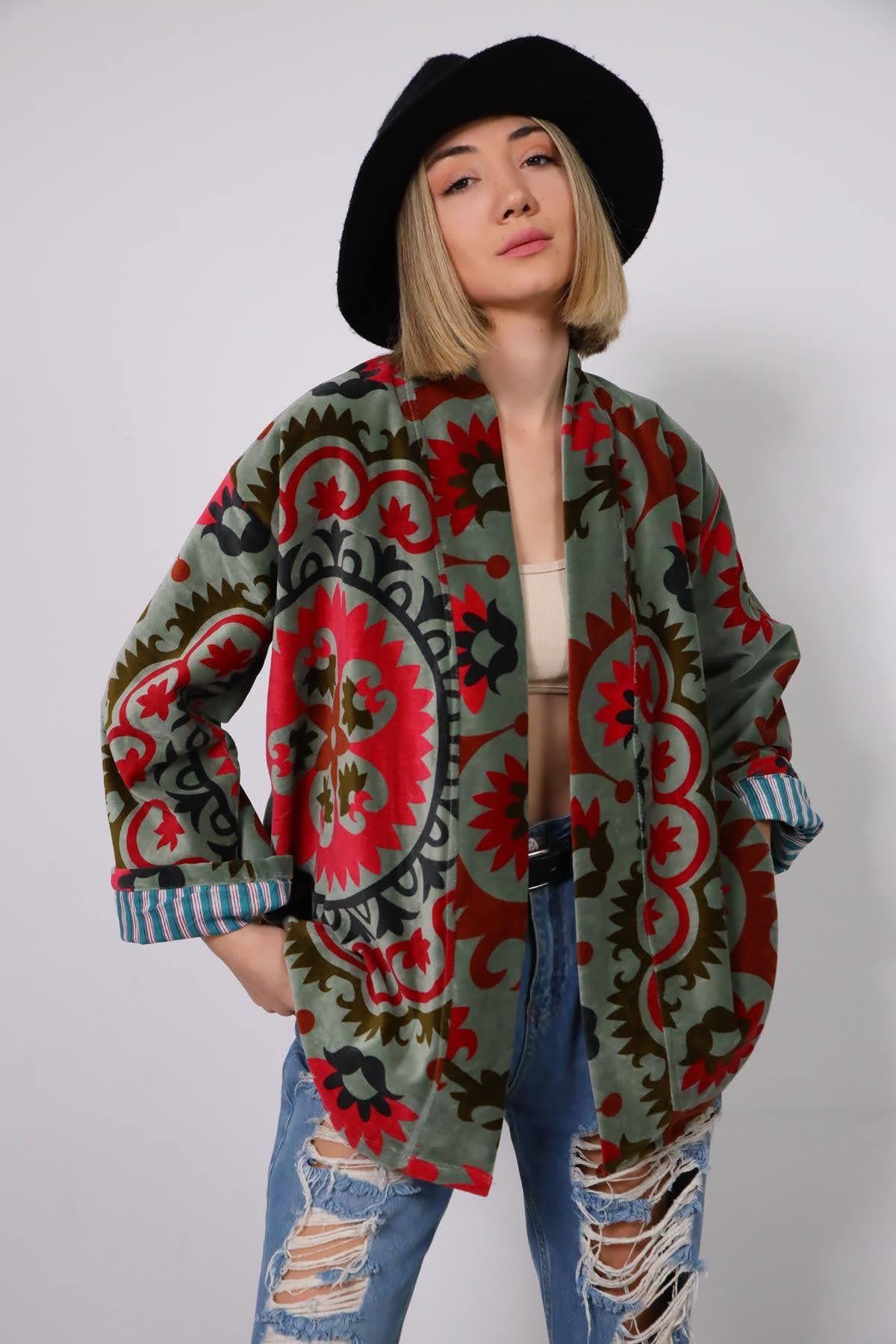  Mint Yeşili Otantik Desenli Kısa Kadife Kaftan