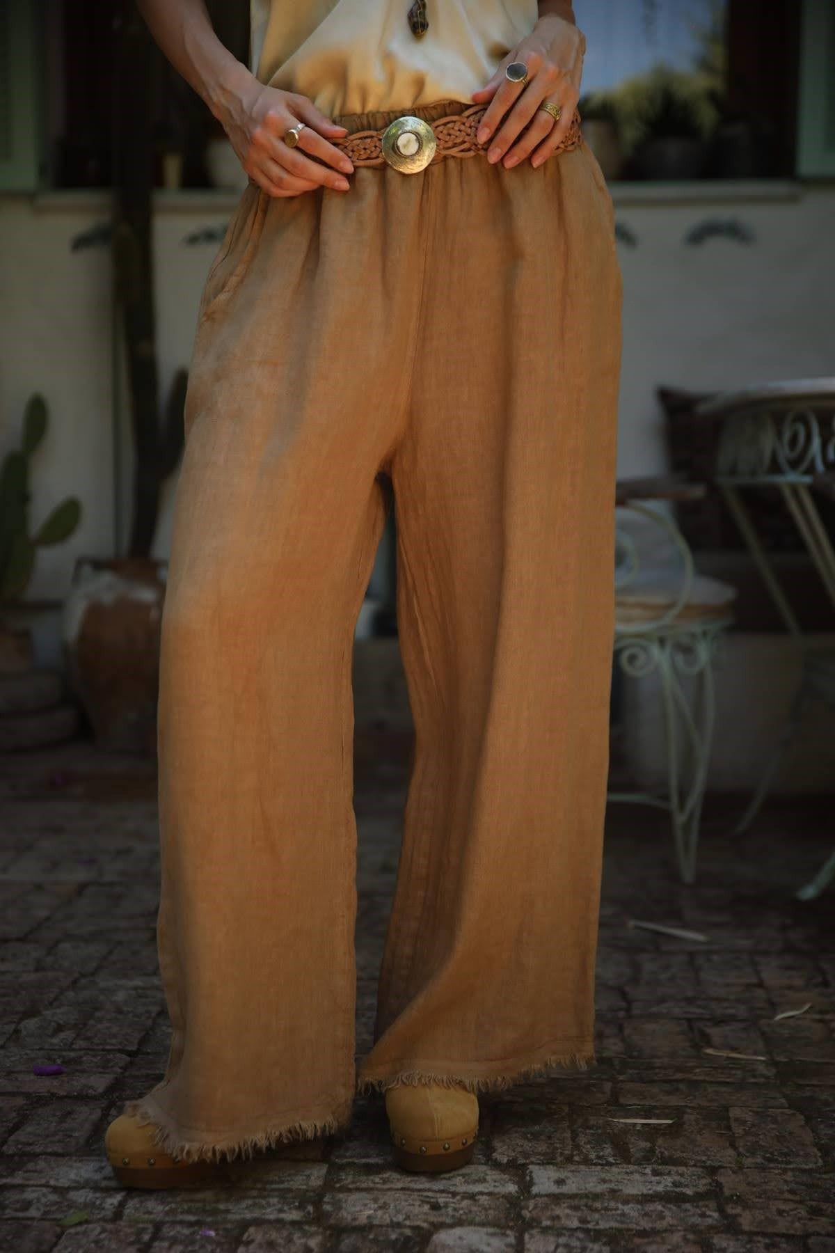 Camel Rengi Paçası Püsküllü Keten Pantolon