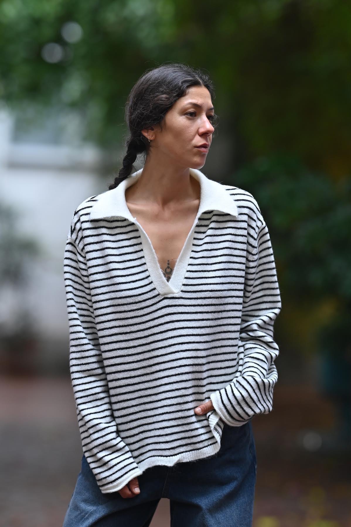 Ekru Çizgili Polo Yaka Kazak