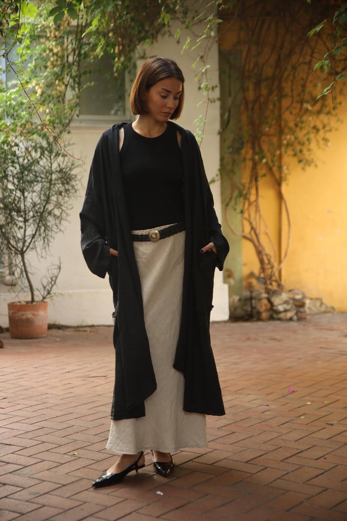 Siyah Cebi Düğmeli Püsküllü Keten Kaftan