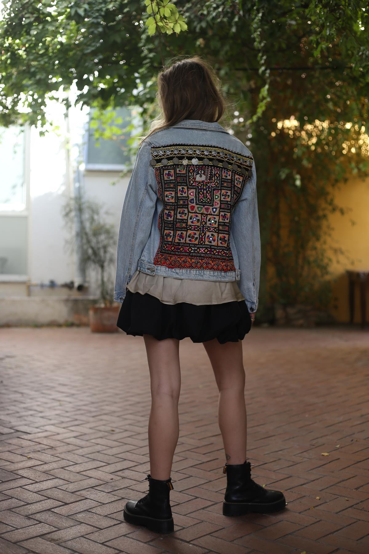 Mavi Antik İşlemeli Kot Ceket