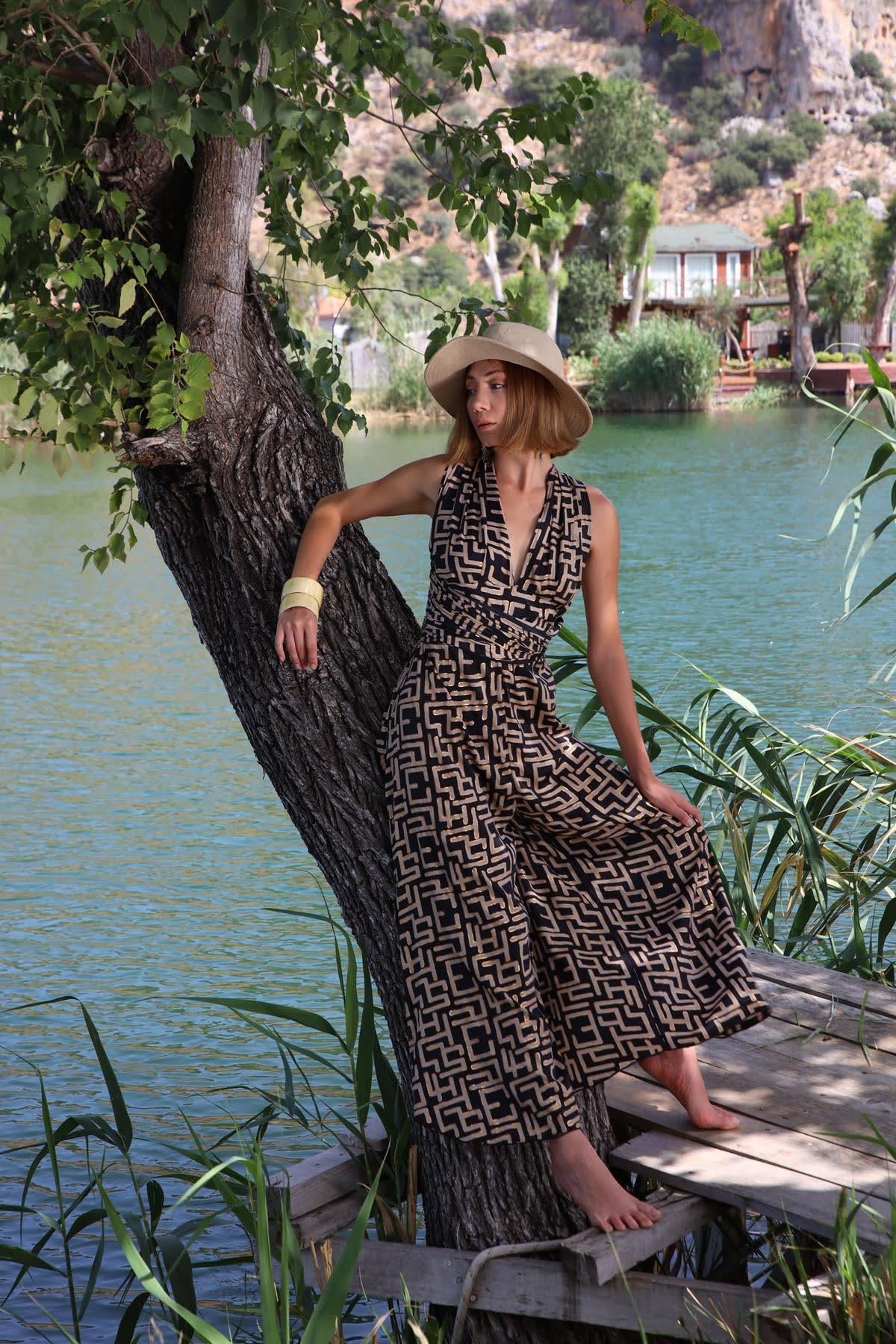 Siyah Desenli Gold Detaylı İpek Tulum - Şaman Butik Siyah Desenli Gold Detaylı İpek Tulum