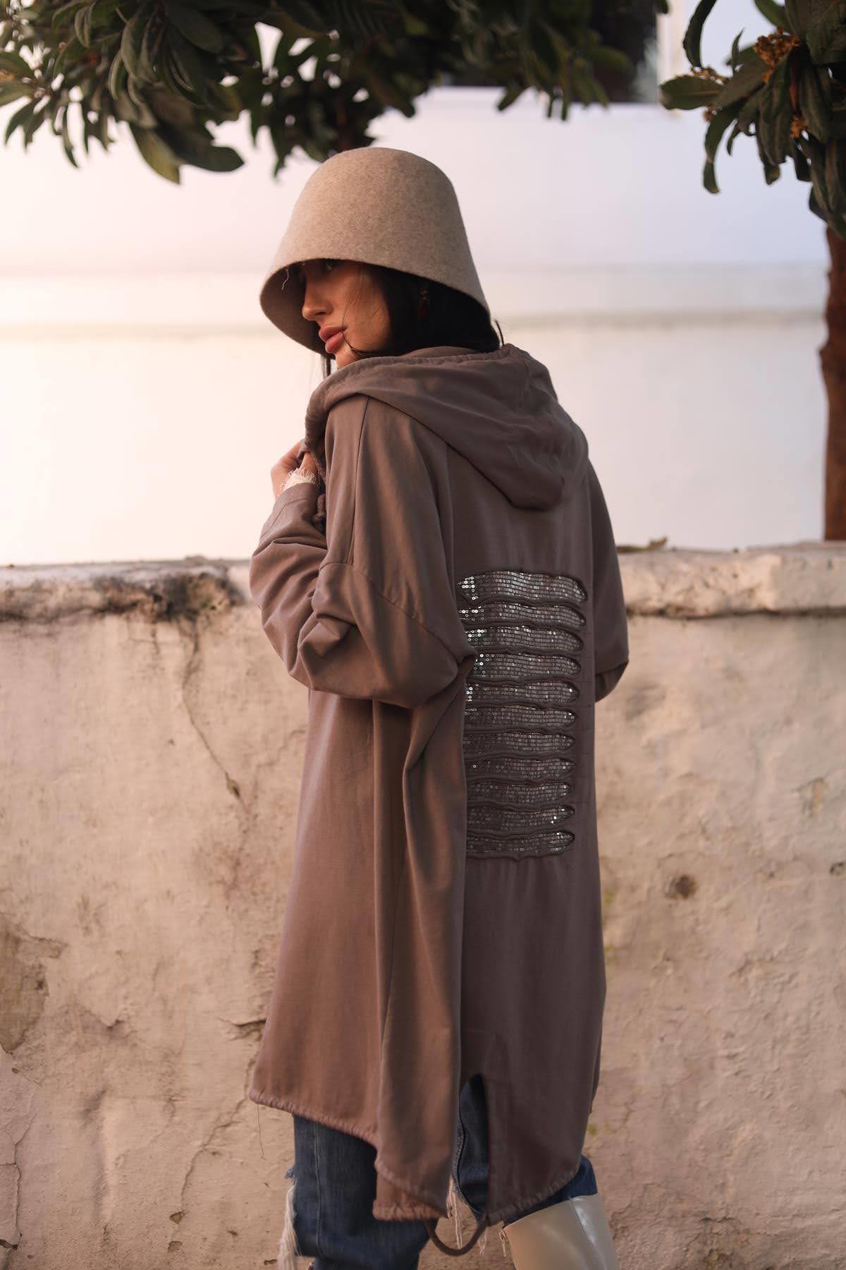 Vizon Rengi Sırtı Payetli Kapüşonlu Uzun Hırka