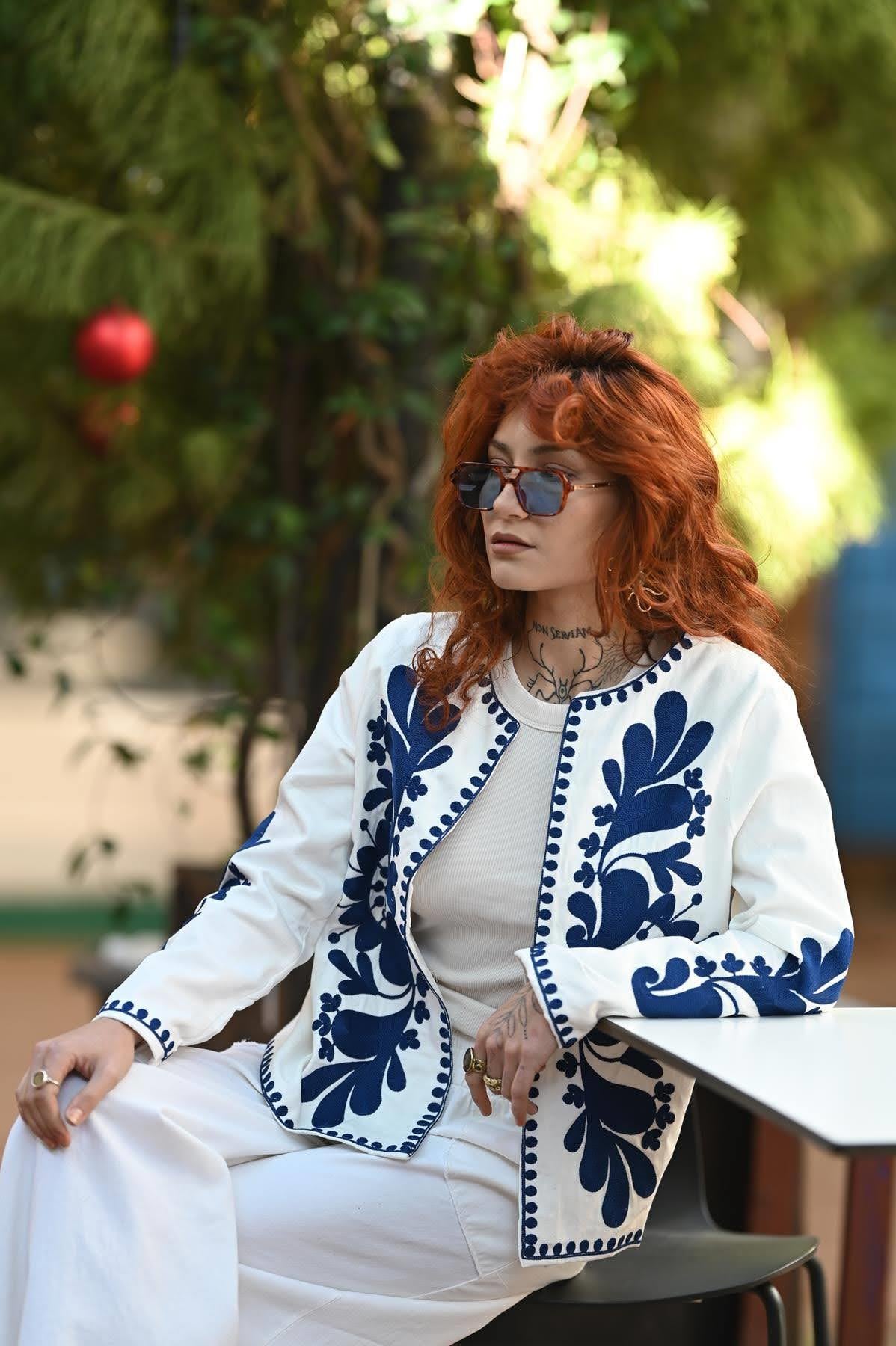 Beyaz İşlemeli Ceket