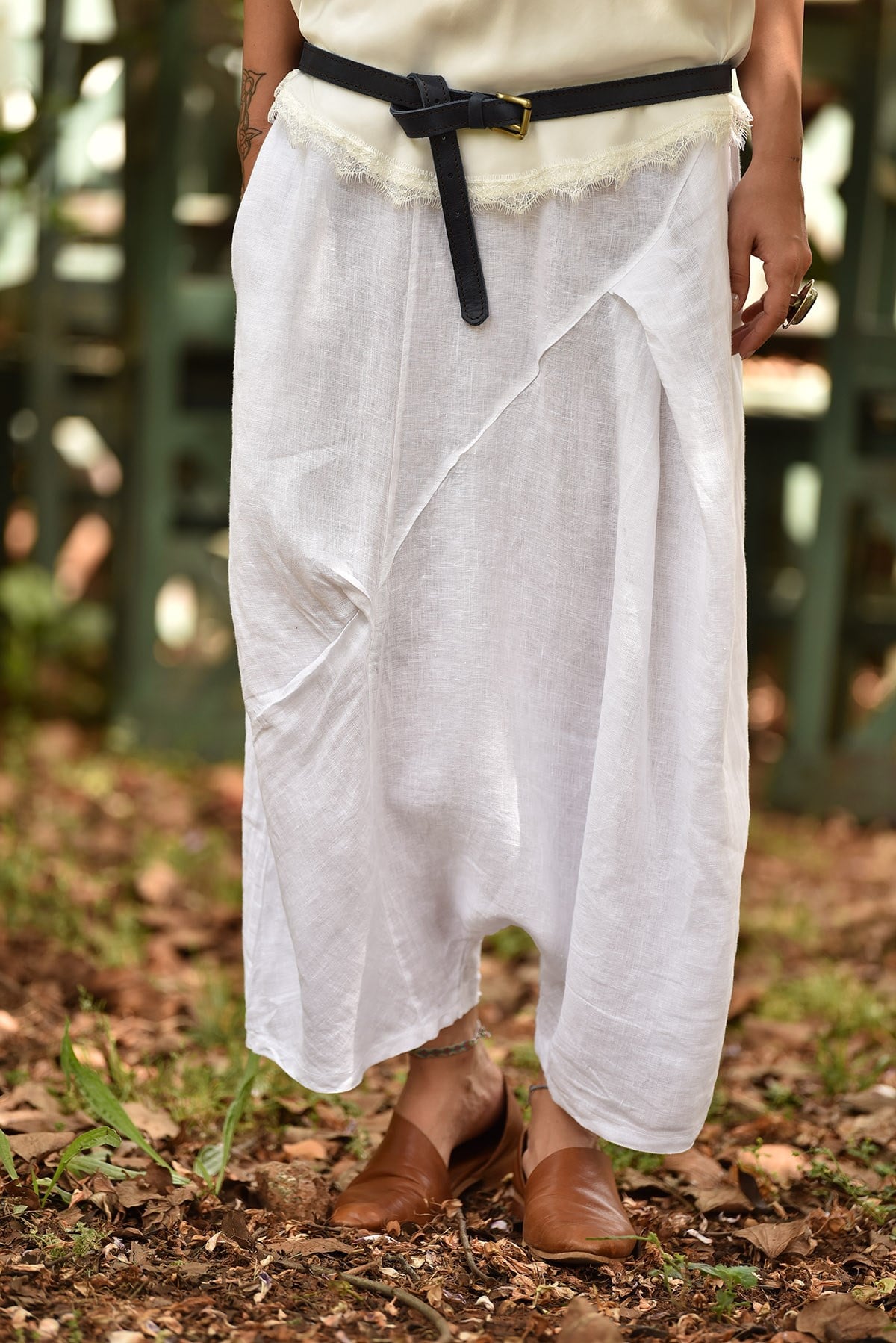 Beyaz Önü Dikişli Keten Şalvar