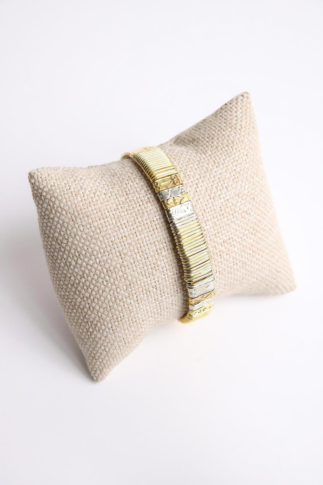 Gold Tel Bükme İşlemeli Tasarım Bileklik - Şaman Butik Gold Tel Bükme İşlemeli Tasarım Bileklik