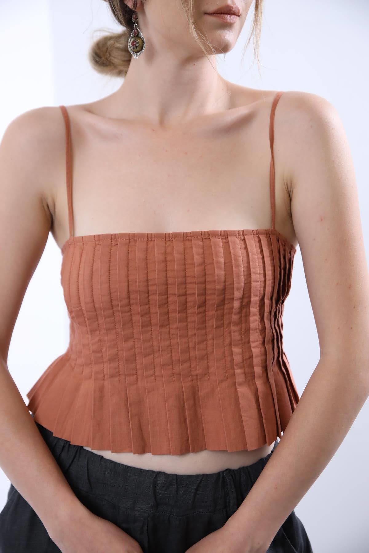  Gül Kurusu Pileli Crop Bluz