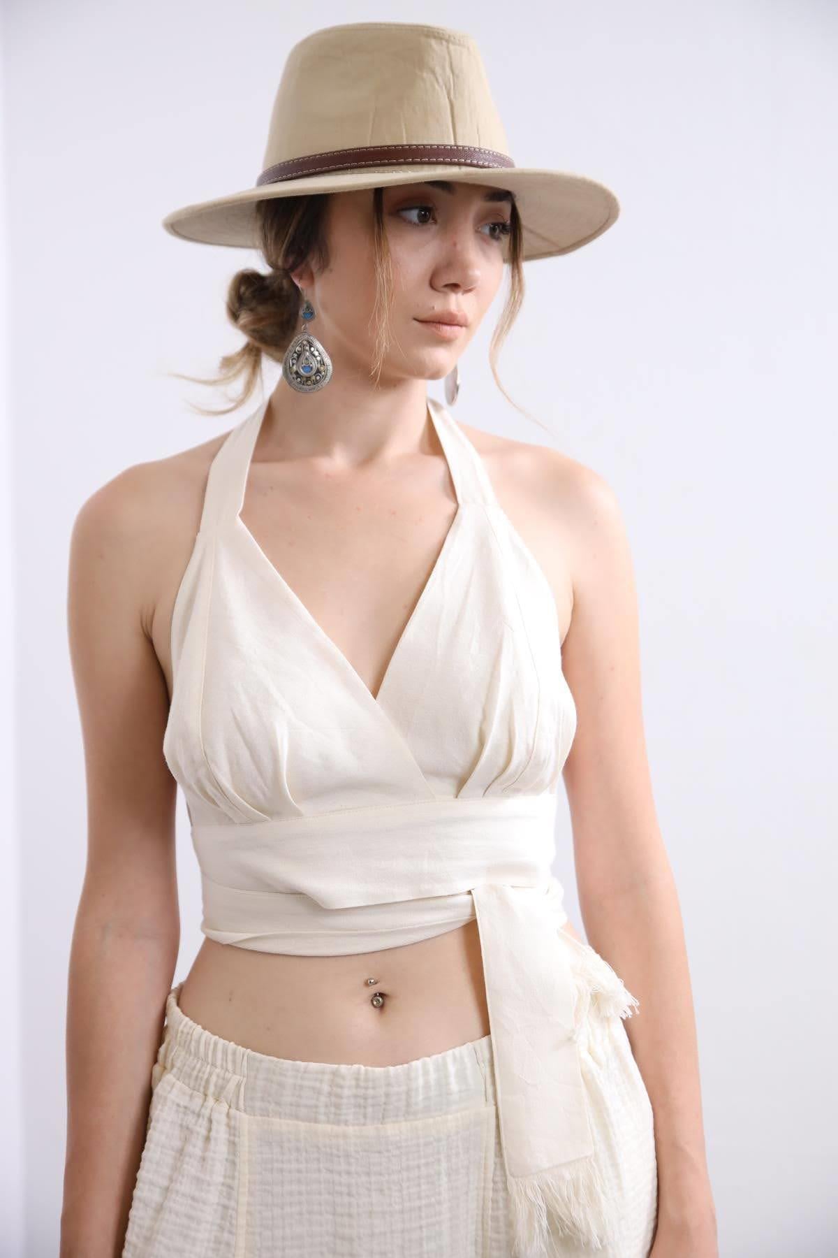 Krem Rengi Boyundan Bağlamalı Pileli Crop Bluz - Şaman Butik Krem Rengi Boyundan Bağlamalı Pileli Crop Bluz