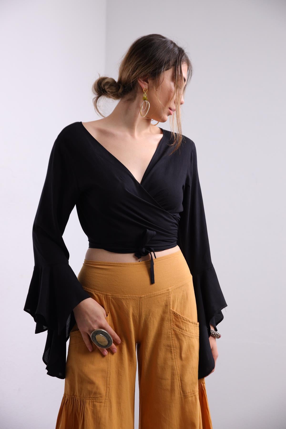 Siyah İspanyol Kol Crop Bluz - Şaman Butik - Bohem Giyim ve Aksesuar | Kadın & Erkek Siyah İspanyol Kol Crop Bluz