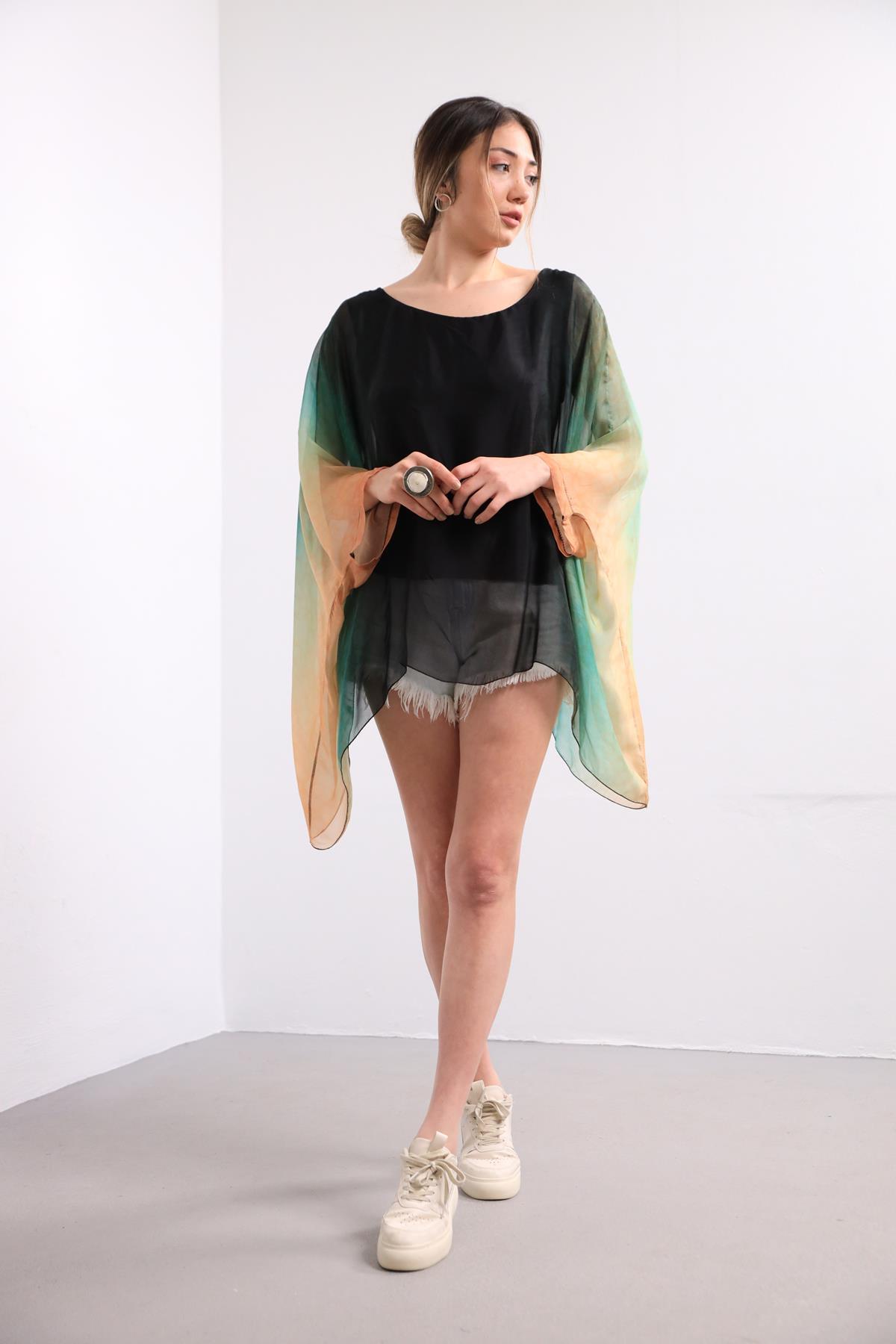 Siyah Yanları Uzun Batik Desenli İpek Bluz - Şaman Butik Siyah Yanları Uzun Batik Desenli İpek Bluz