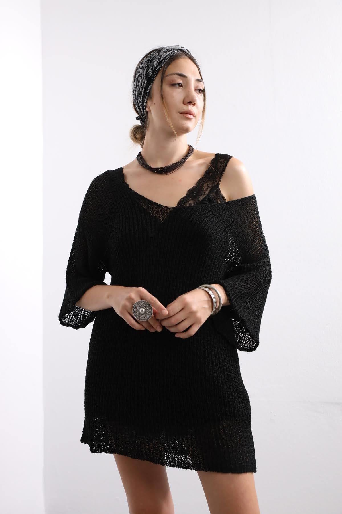 Siyah Yetim Kol V Yaka Merserize Bluz - Şaman Butik - Bohem Giyim ve Aksesuar | Kadın & Erkek Siyah Yetim Kol V Yaka Merserize Bluz