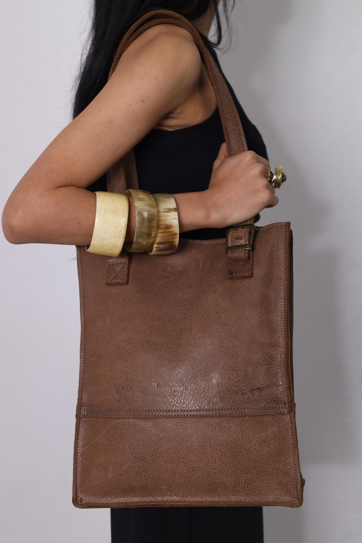 Açık Kahve Kemer Askılı Dikdörtgen Deri Çanta