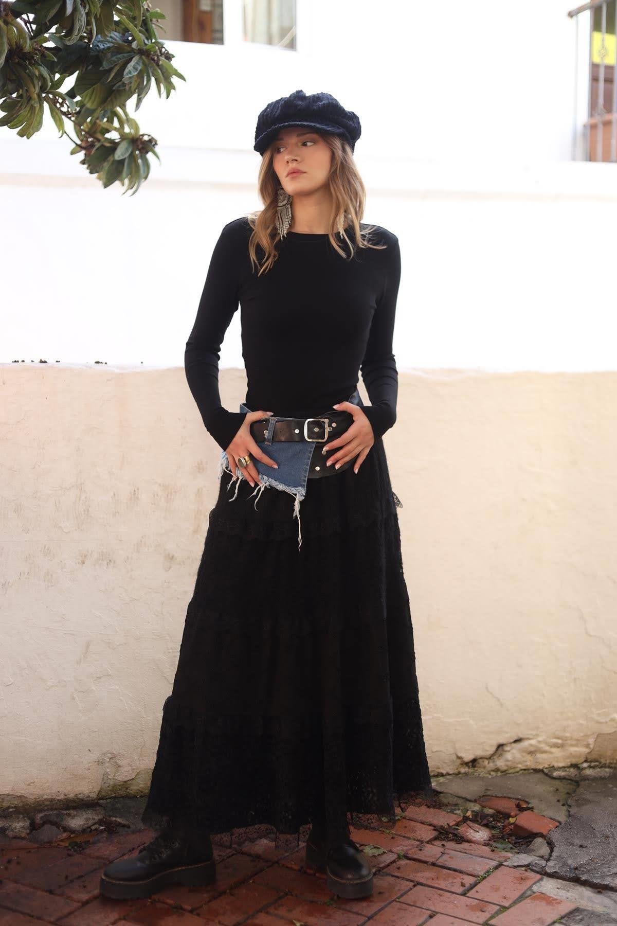 Siyah Kat Kat Desenli Dantel Etek