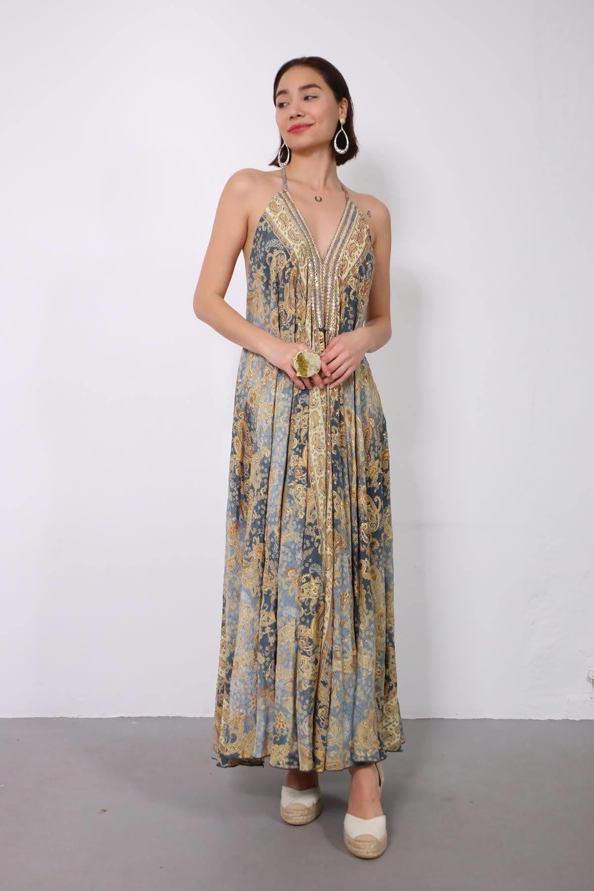 Gri Otantik İşlemeli Ayna Detaylı Askılı İpek Elbise - Şaman Butik Gri Otantik İşlemeli Ayna Detaylı Askılı İpek Elbise