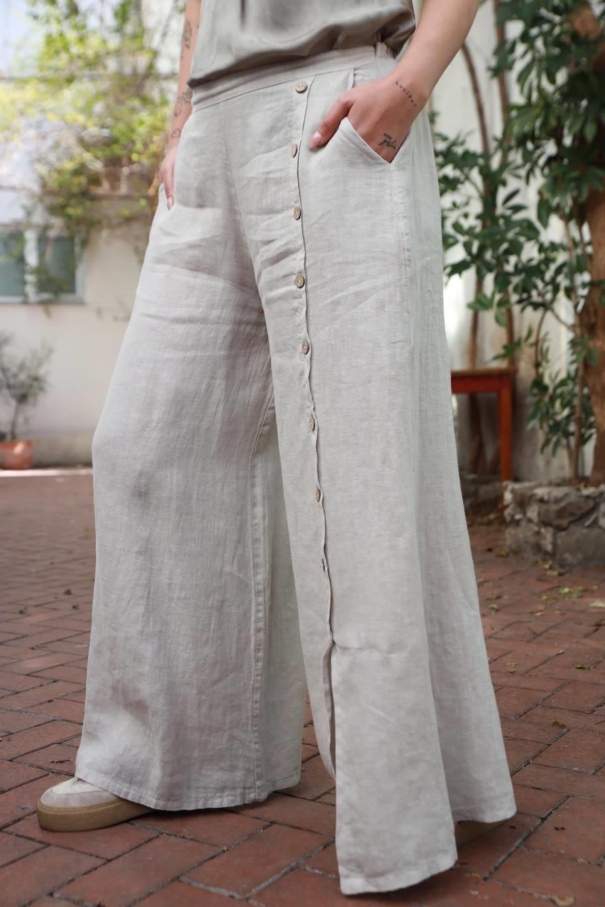 Krem Rengi Düğme Detay Yırtmaçlı Keten Pantolon