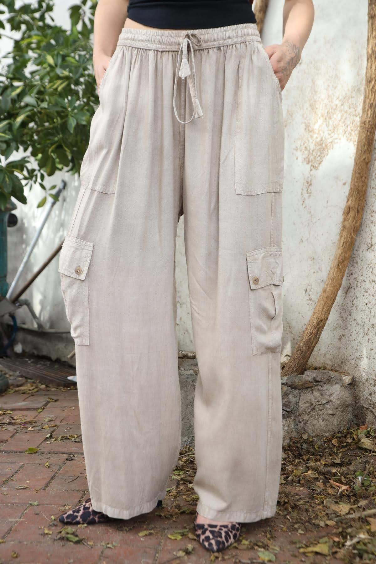 Mink Color Elastic Waist Pigment-Washed Cargo Pants