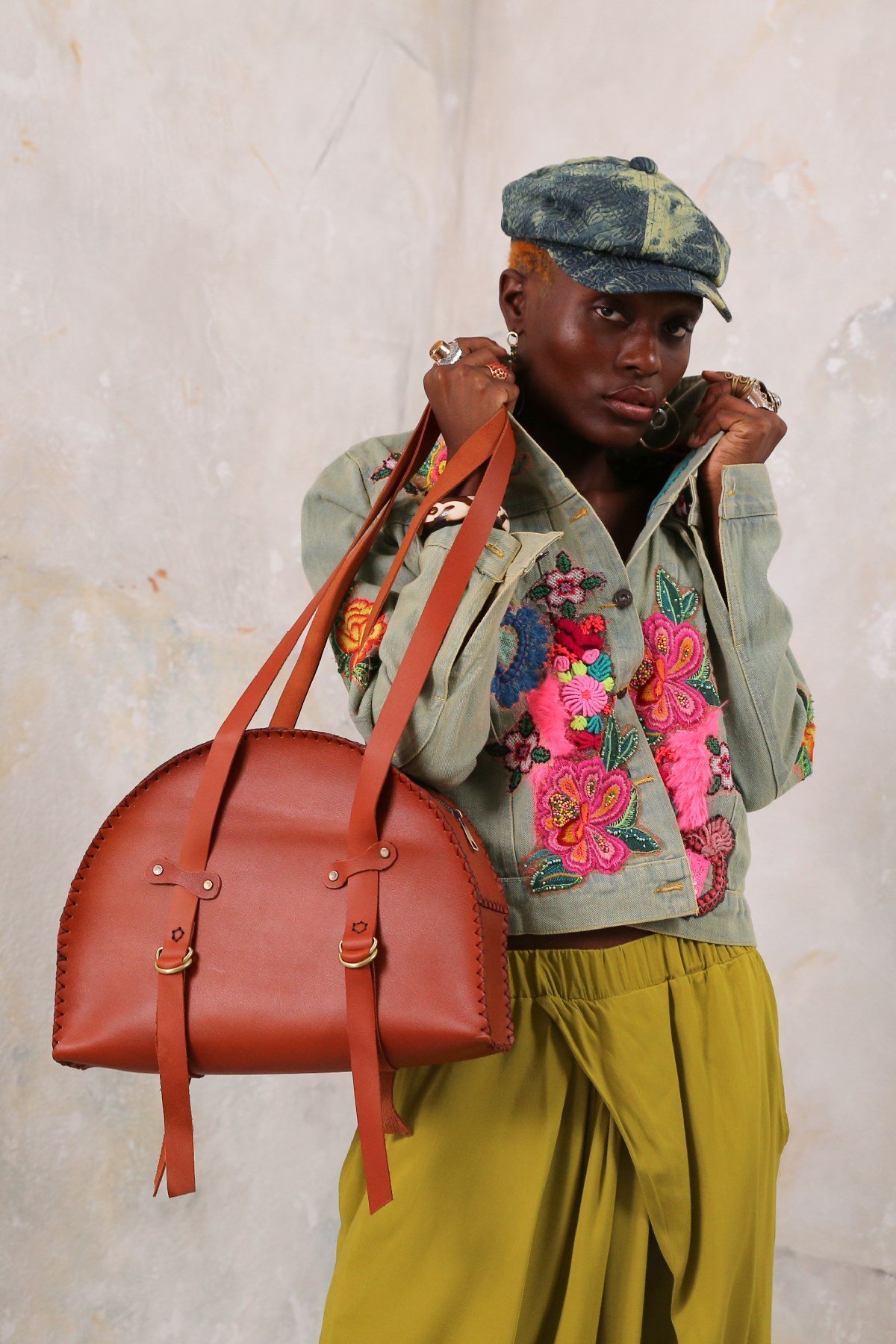  Kiremit Rengi Dikişli Deri Çanta