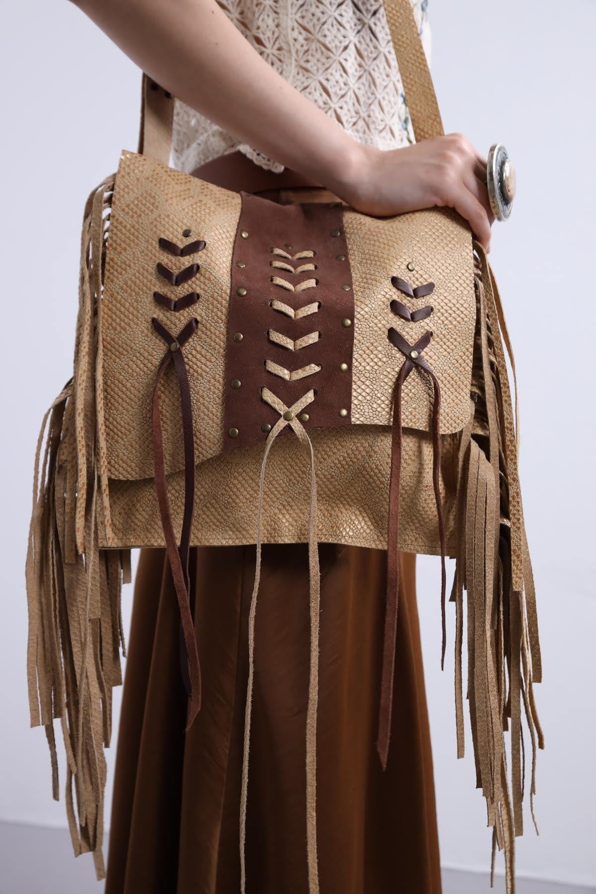 Taba Püsküllü Deri Çanta - Şaman Butik Taba Püsküllü Deri Çanta