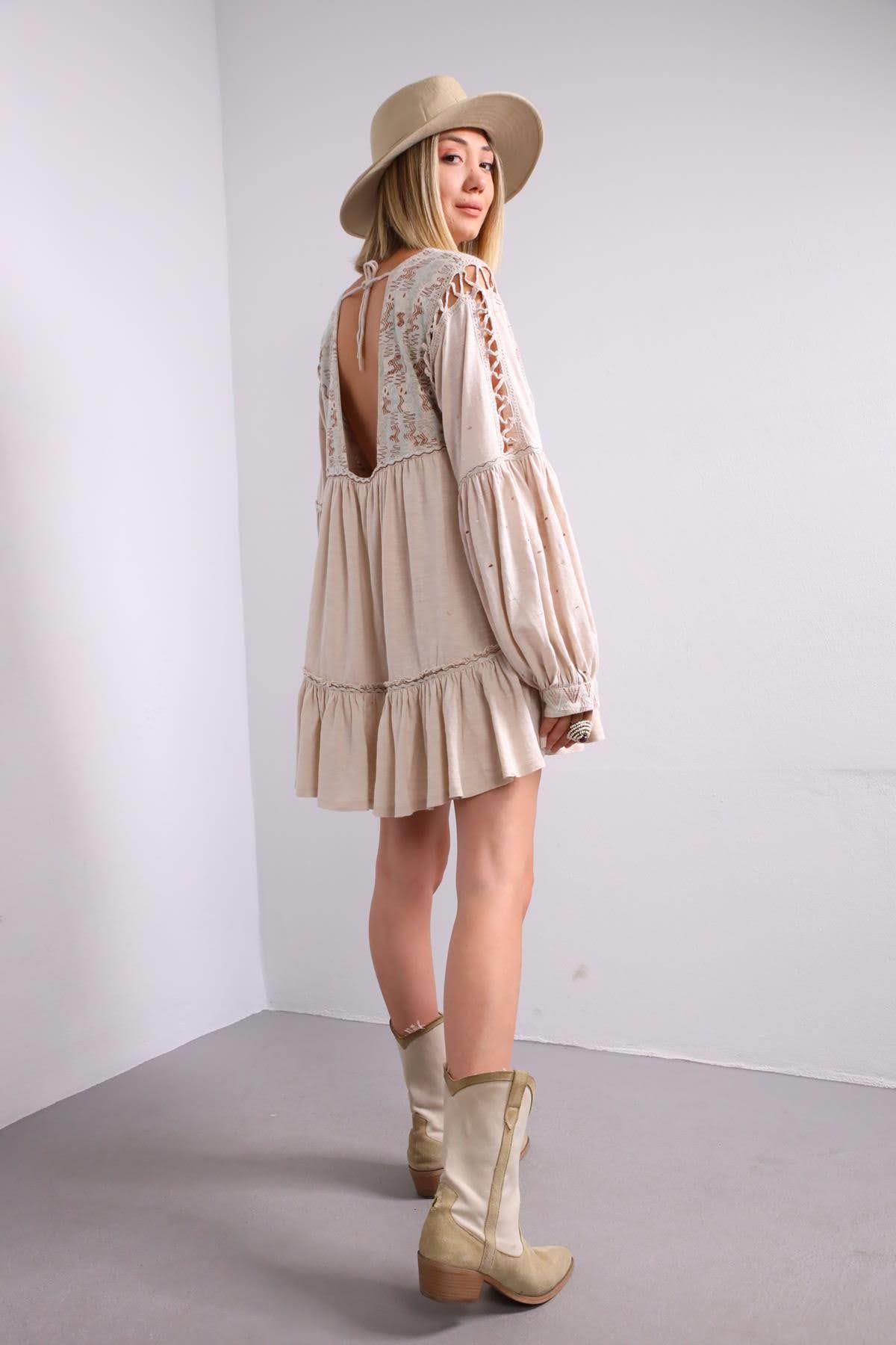 Krem Rengi V Yaka Nakış İşlemeli Elbise - Şaman Butik Krem Rengi V Yaka Nakış İşlemeli Elbise