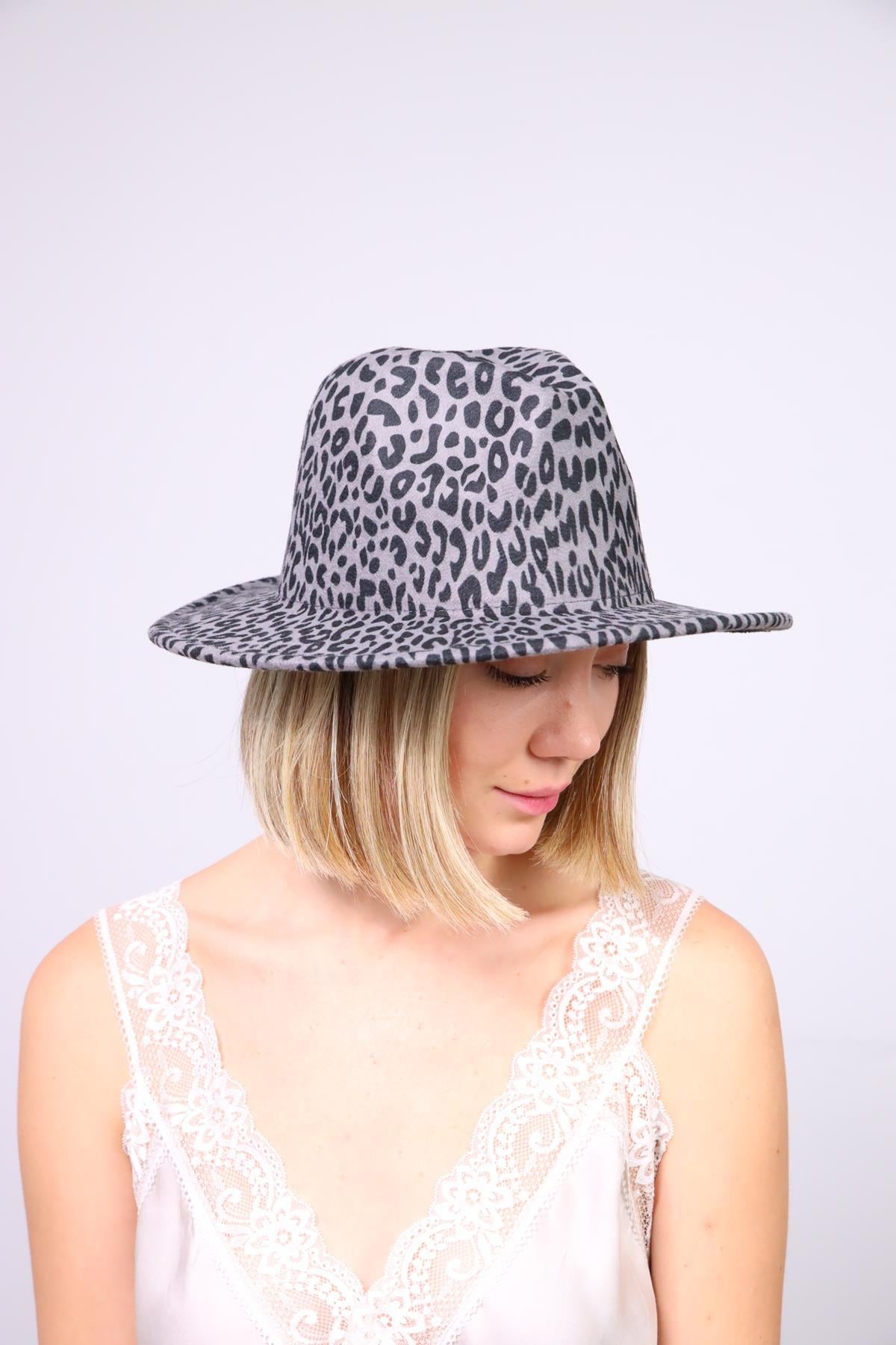 Gri Leopar Desenli Fötr Şapka - Şaman Butik Gri Leopar Desenli Fötr Şapka