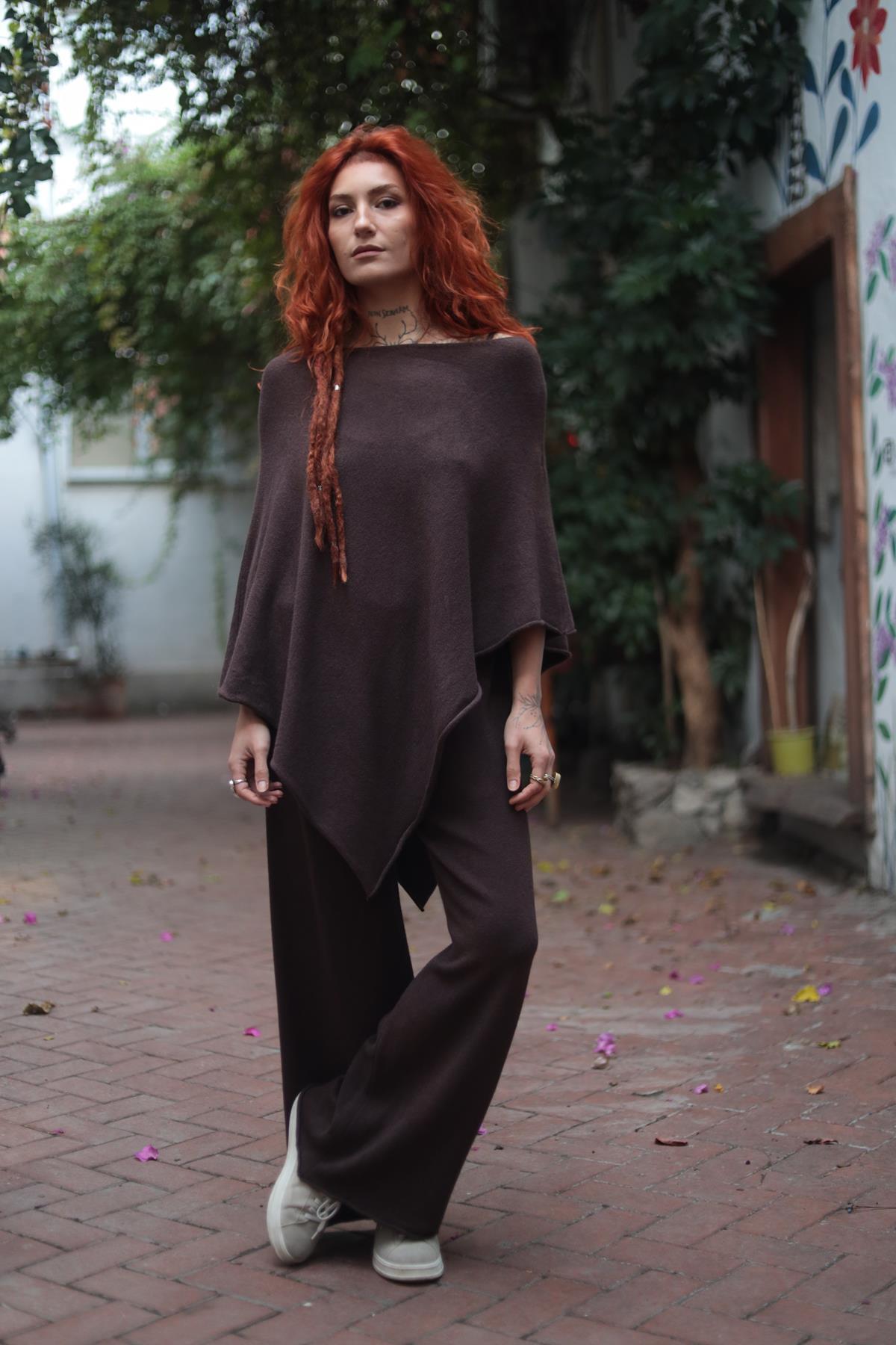 Kahverengi Yumuşak Doku Panço ve Pantolon Takım
