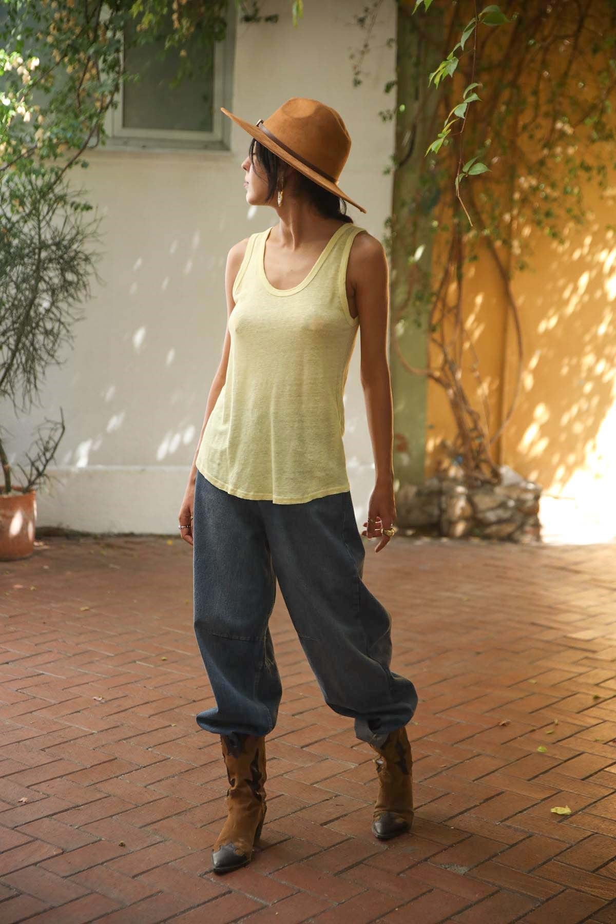 Butter Yellow Keten Atlet