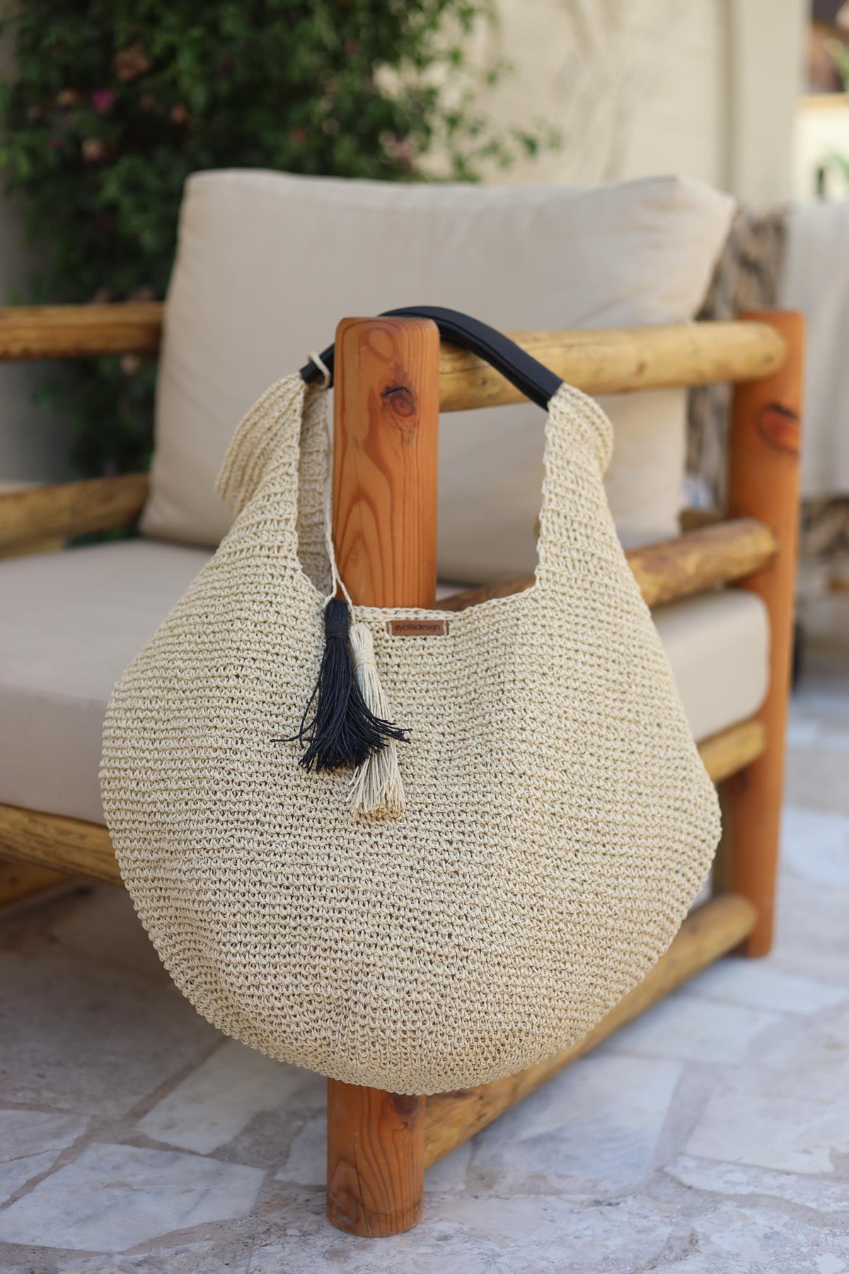 Cream Color Tasseled Design Raffia Bag