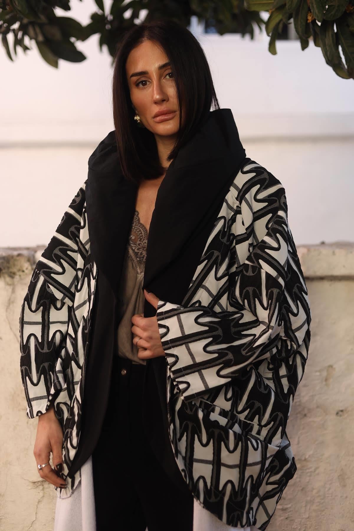 Ecru Patterned Big Collar Trench Coat