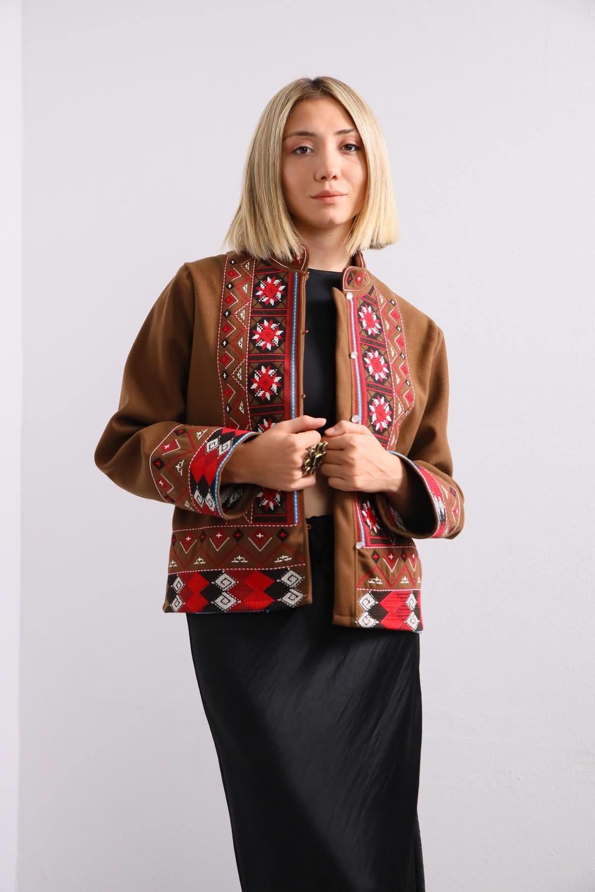 Kahverengi Etnik İşlemeli Kaşe Ceket - Şaman Butik Kahverengi Etnik İşlemeli Kaşe Ceket