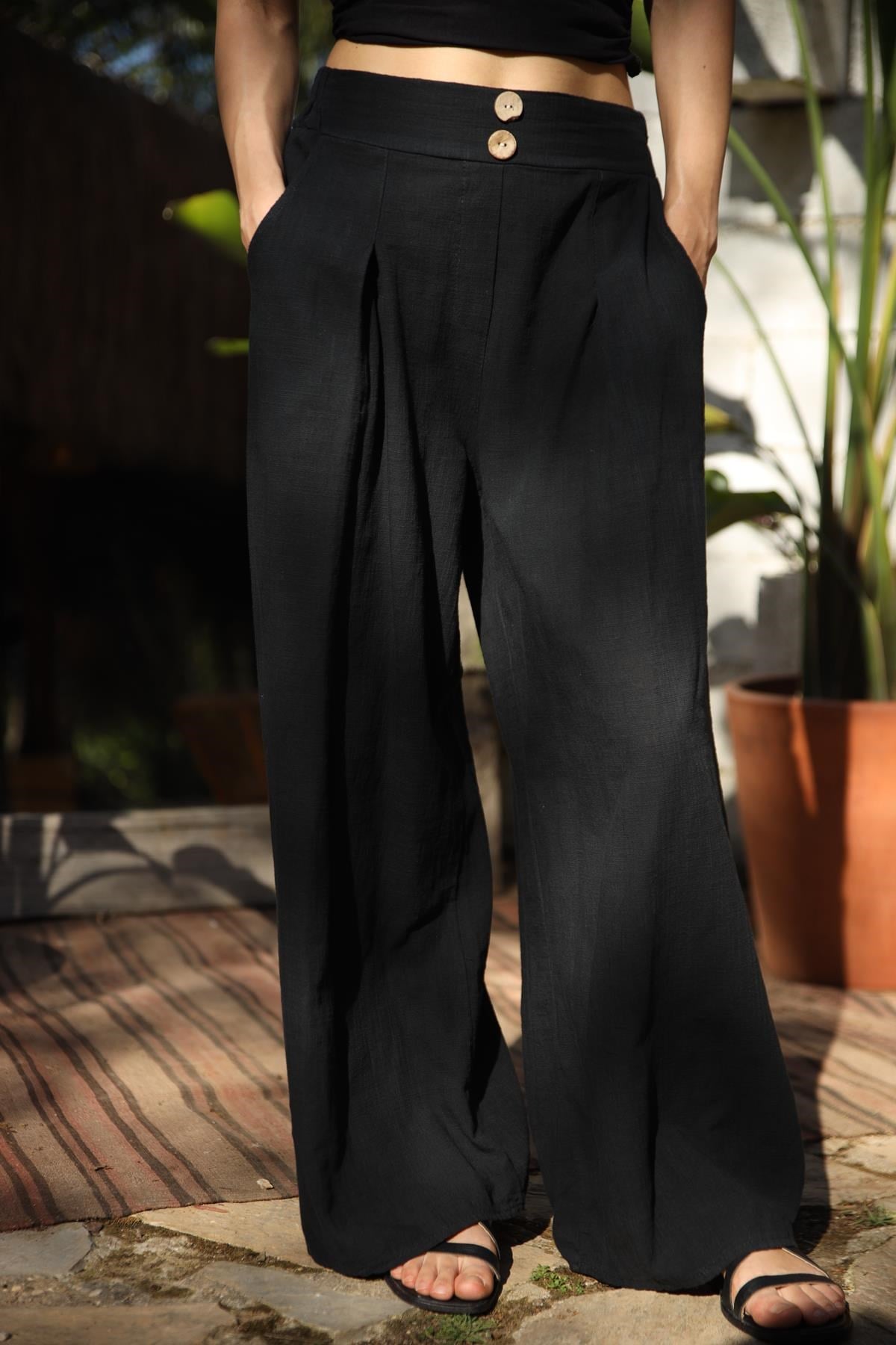 Siyah Düğme Detaylı Pileli Pantolon