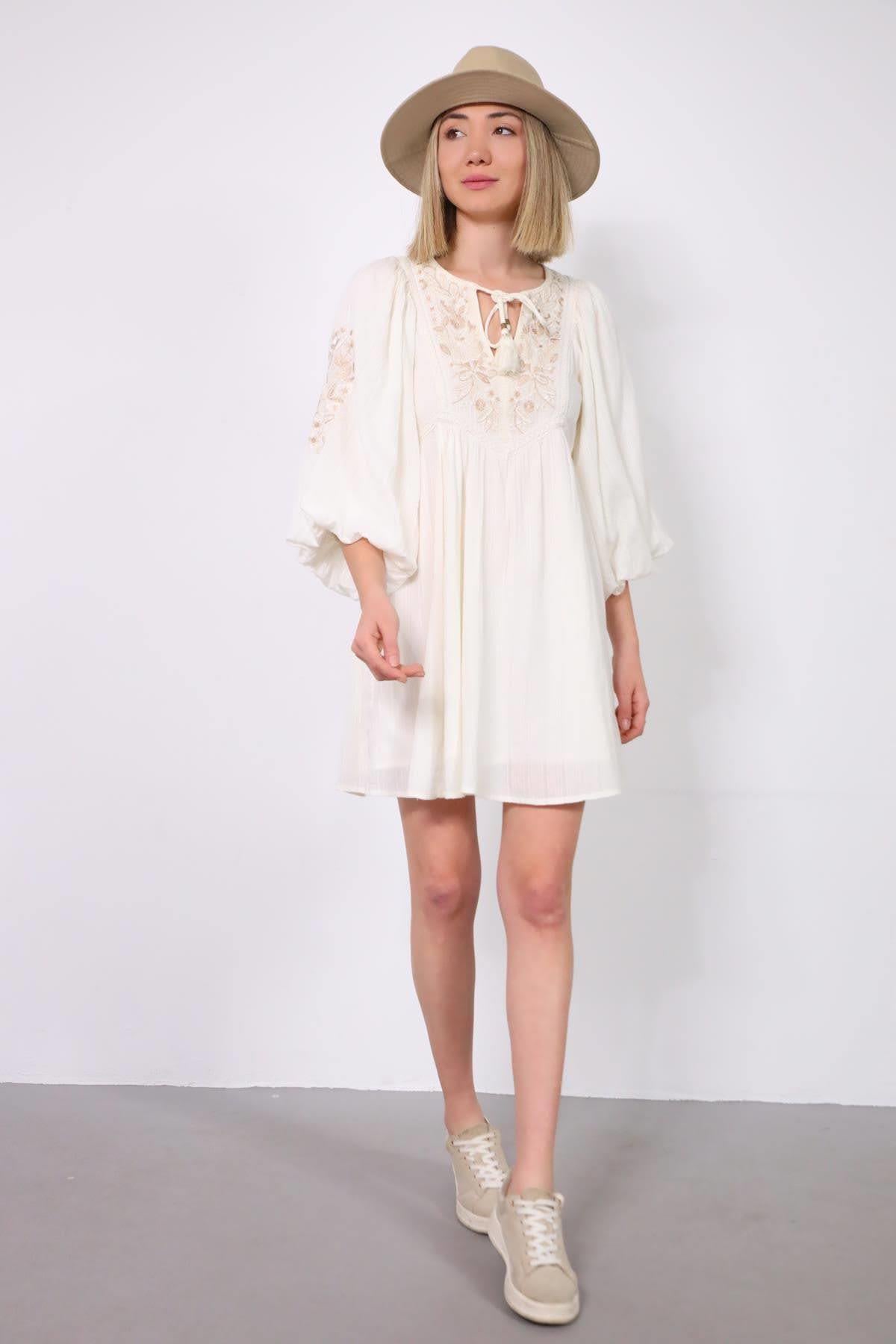 Ekru İşlemeli Kolu Dikişli Bohem Elbise - Şaman Butik Ekru İşlemeli Kolu Dikişli Bohem Elbise