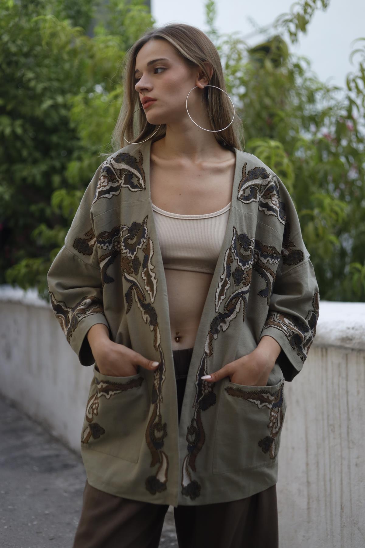 Haki Otantik Nakışlı Kısa Kaftan