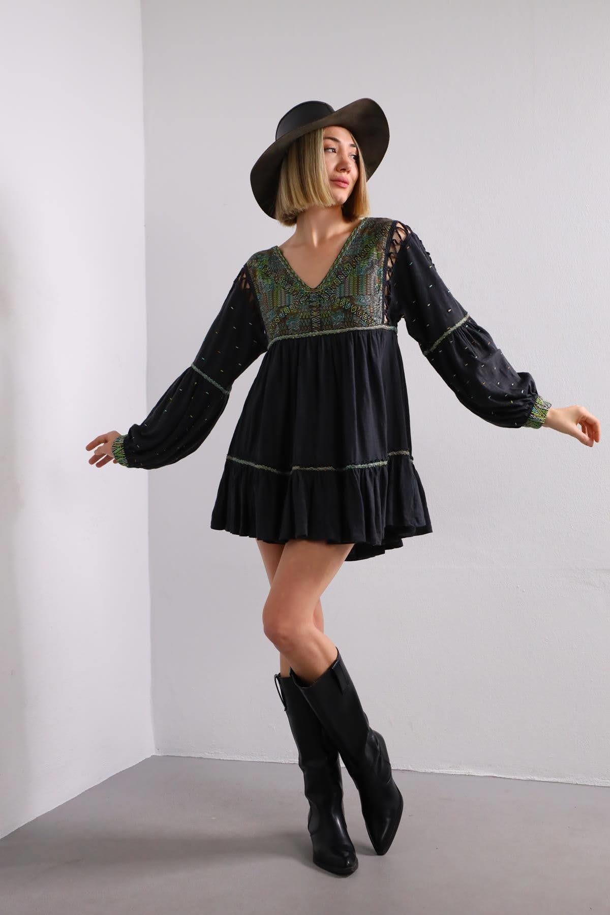 Füme Rengi V Yaka Nakış İşlemeli Elbise - Şaman Butik Füme Rengi V Yaka Nakış İşlemeli Elbise