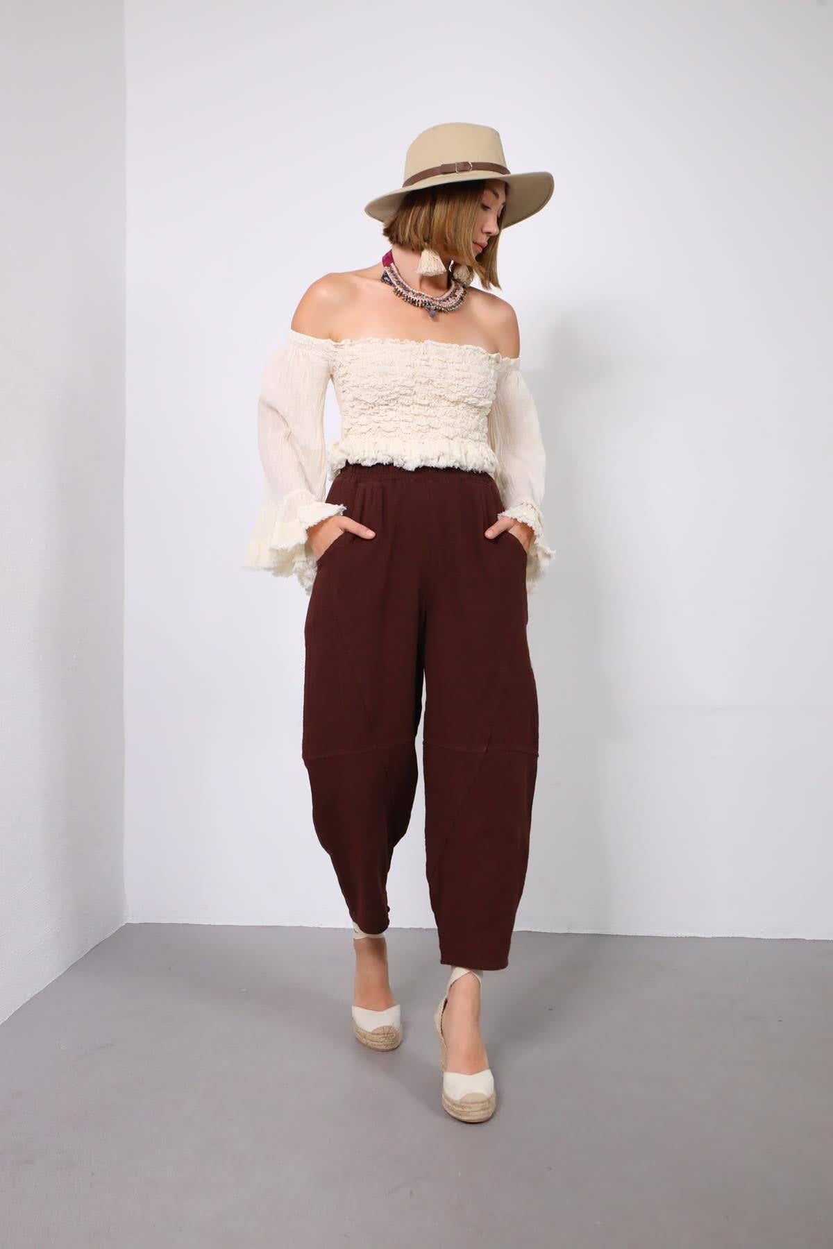 Acı Kahve Parça Kesim Detaylı Beli Lastikli Pantolon - Şaman Butik Acı Kahve Parça Kesim Detaylı Beli Lastikli Pantolon