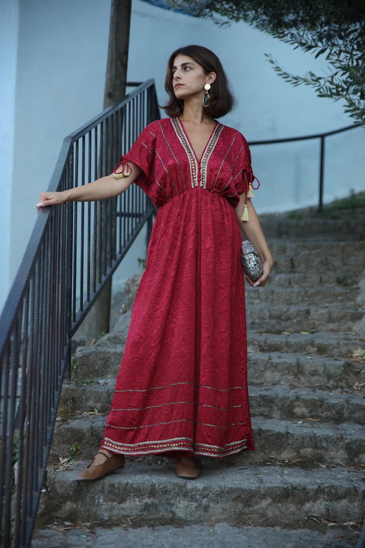 Bordo Omzu Büzgülü İşlemeli Tulum