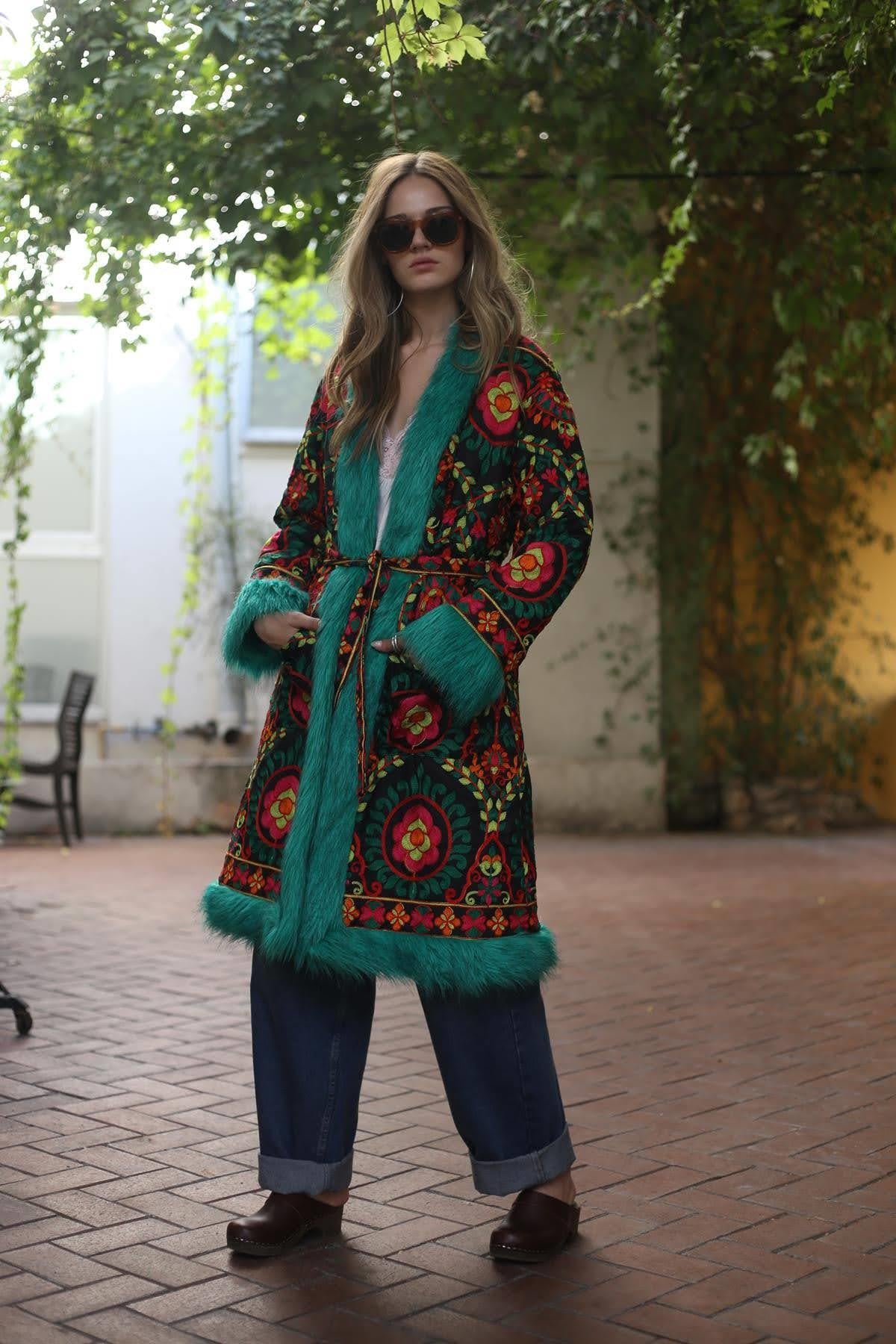 Petrol Mavisi İşlemeli Kürk Detaylı Boho Kaban