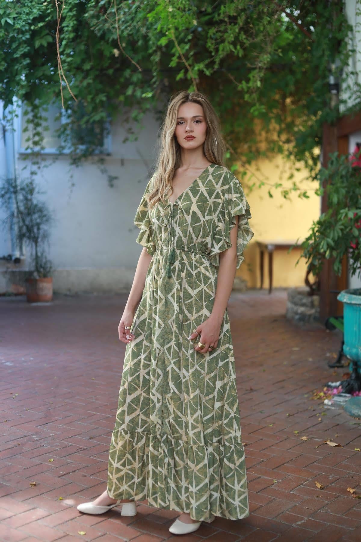 Yeşil Yakası Düğmeli Kolları Fırfırlı İpek Elbise