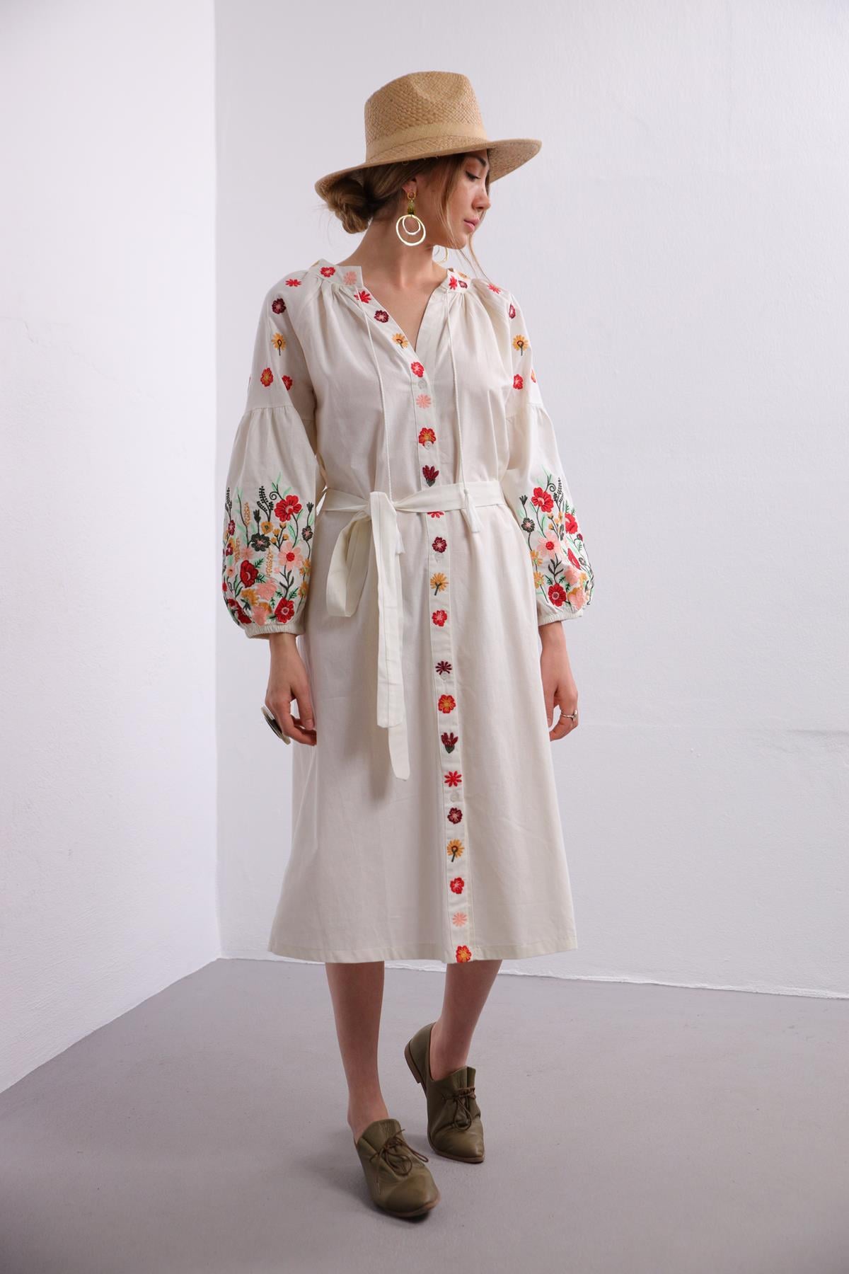 Beyaz İşlemeli Kemerli Gömlek Elbise - Şaman Butik - Bohem Giyim ve Aksesuar | Kadın & Erkek Beyaz İşlemeli Kemerli Gömlek Elbise