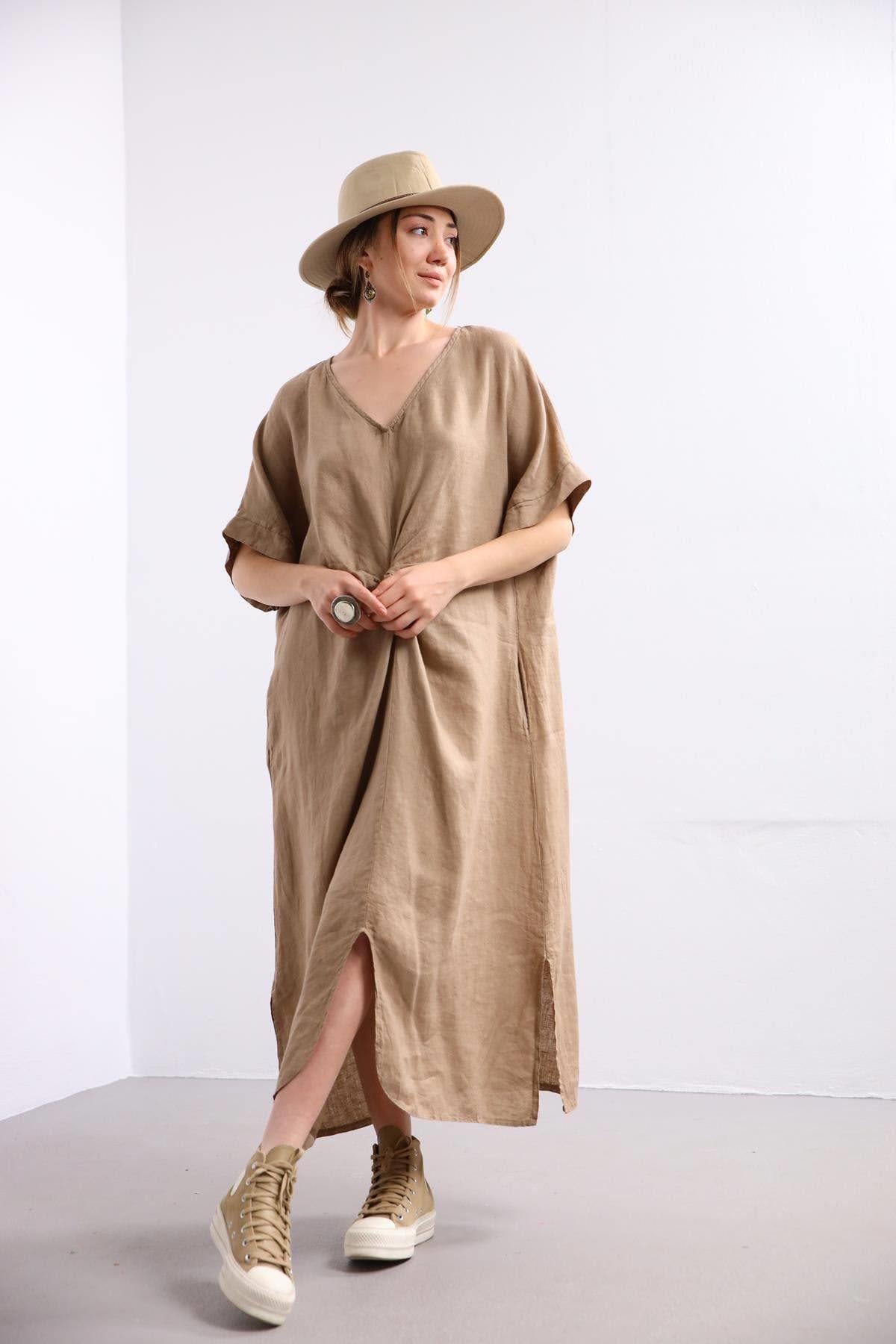 Camel Rengi Önü Büzgülü Yırtmaç Detay Elbise - Şaman Butik Camel Rengi Önü Büzgülü Yırtmaç Detay Elbise
