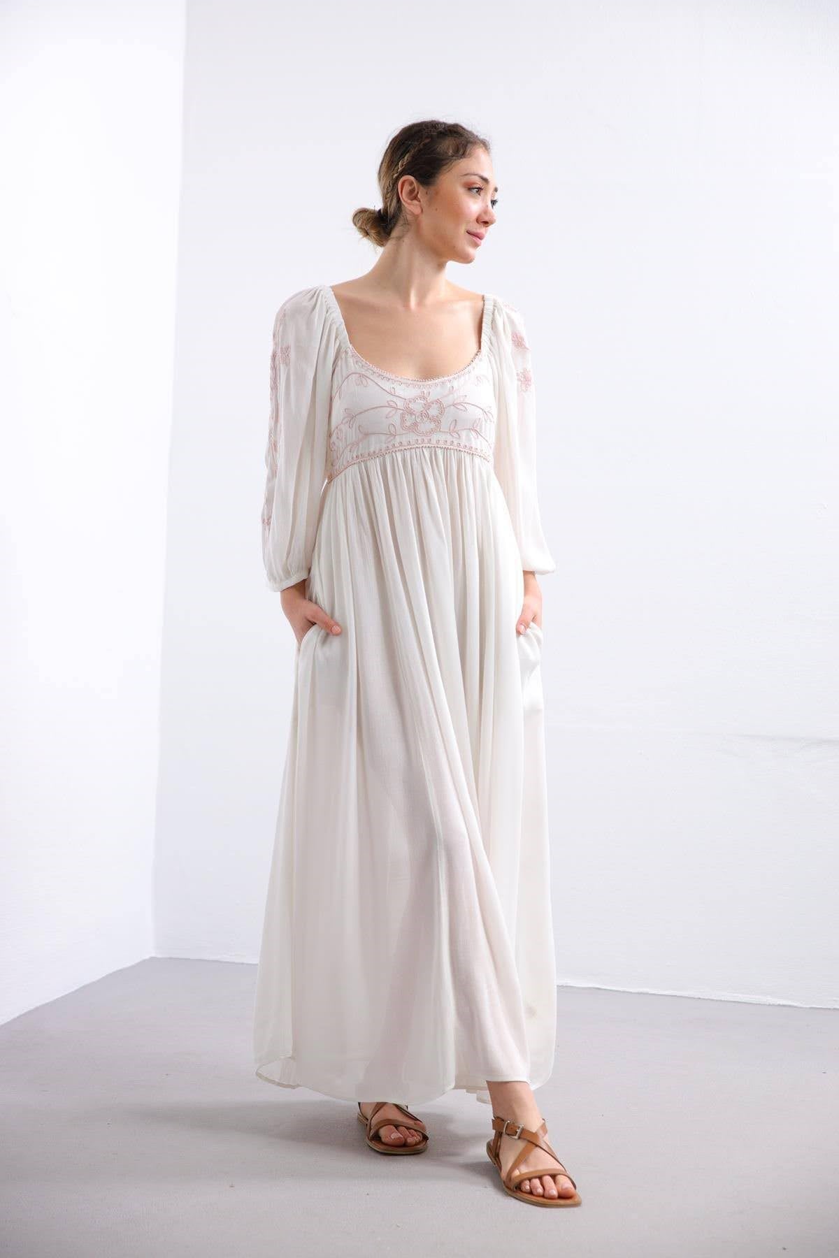 Ekru Pembe İşlemeli Uzun Elbise - Şaman Butik Ekru Pembe İşlemeli Uzun Elbise